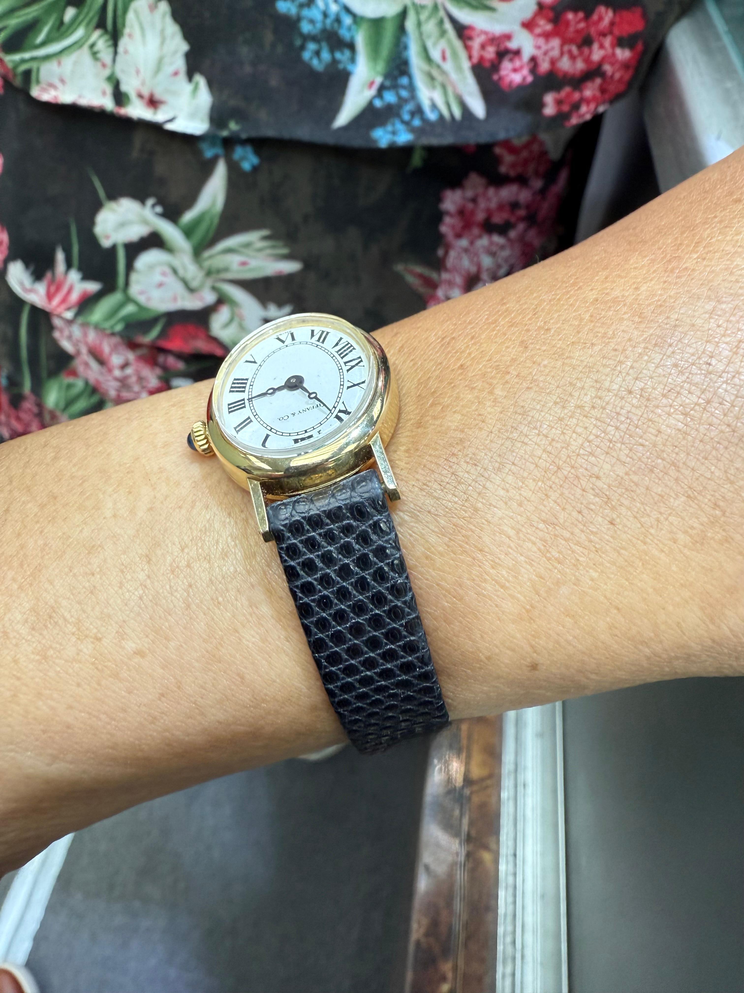 Reloj de pulsera Tiffany de oro amarillo de 14 quilates de los años 70 para señora, con correa de piel en Bueno estado para la venta en Los Angeles, CA