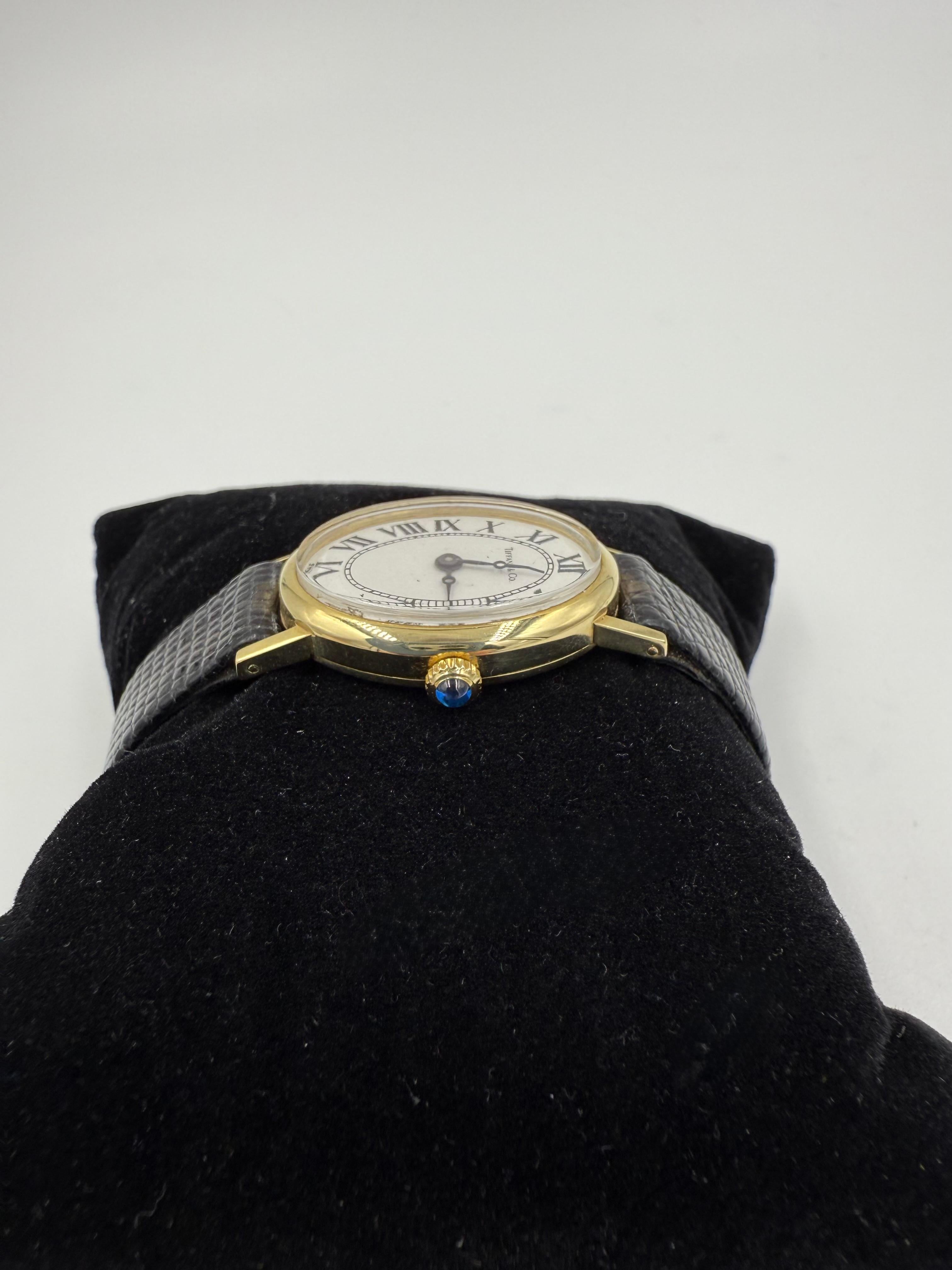 Reloj de pulsera Tiffany de oro amarillo de 14 quilates de los años 70 para señora, con correa de piel en venta 1