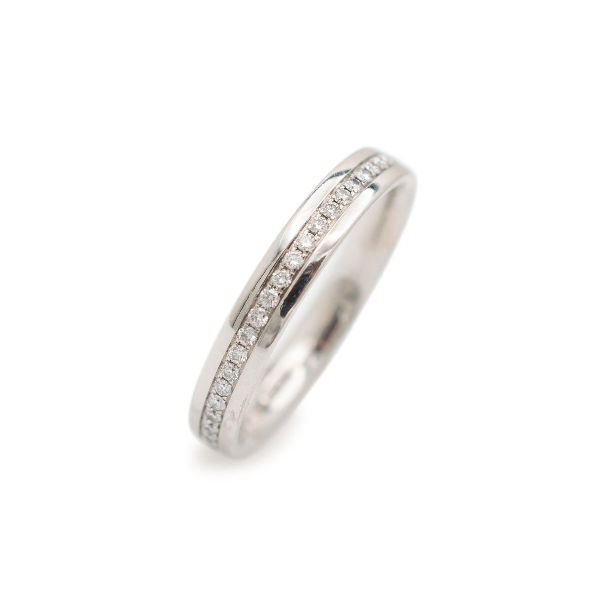 Damen Tiffany & Co. Metro Full Circle 18 Karat Weißgold Diamant-Hochzeitsring (Rundschliff) im Angebot
