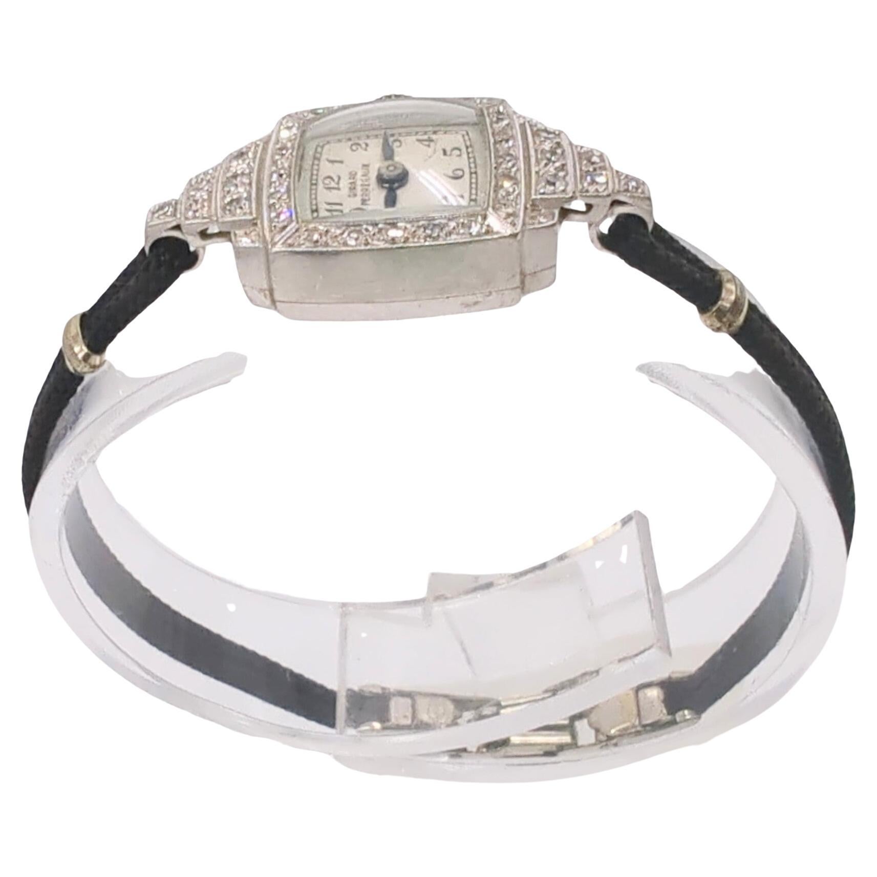 Montre-bracelet suisse Tiny Girard Perregaux pour femme en platine massif et diamants à remontage manuel Pour femmes en vente