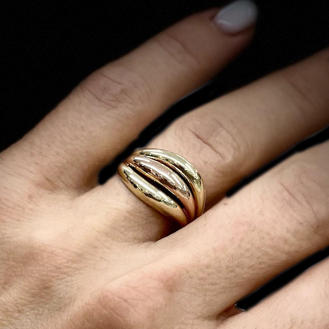 Ladies 14K Yellow Gold Waved Band Ring For Sale 2