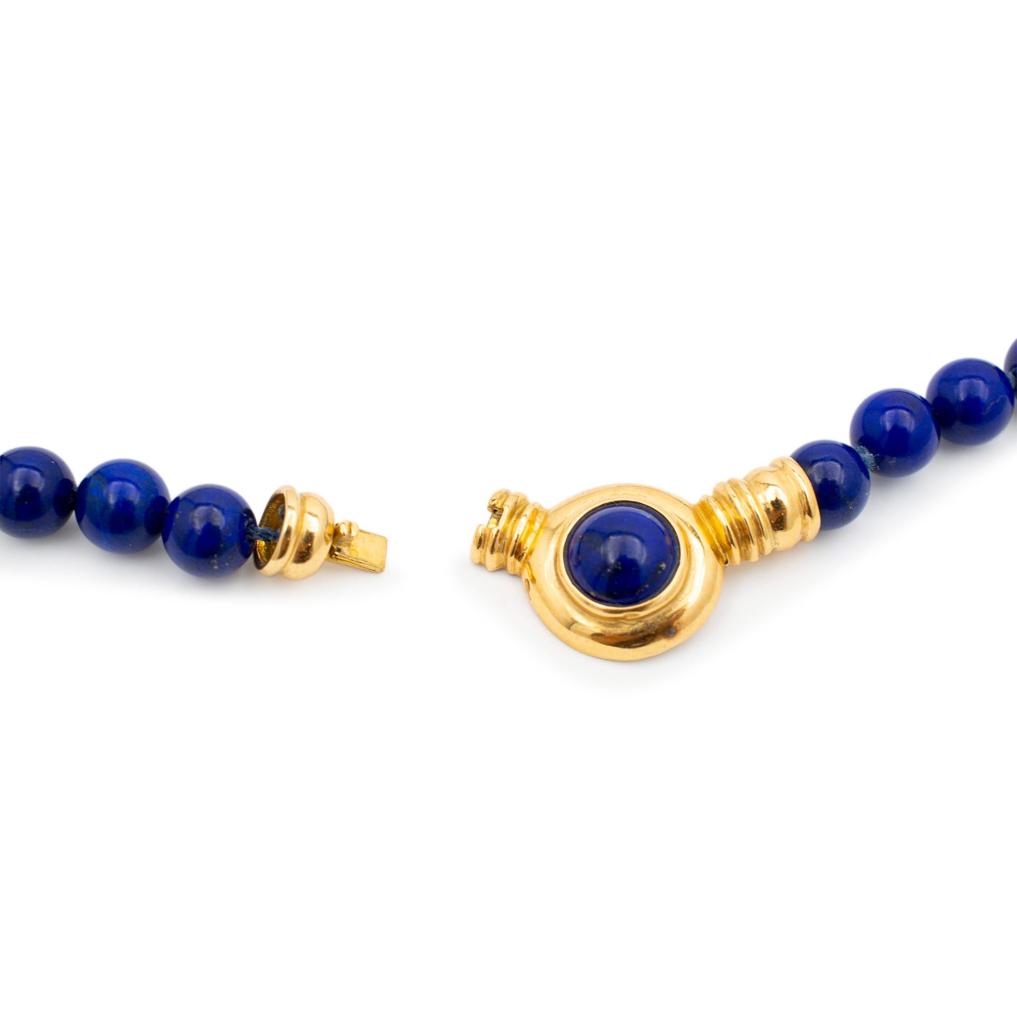 Round Cut Ladies Vintage 18K Yellow Gold Lapis Lazuli Bead Pendant Necklace For Sale