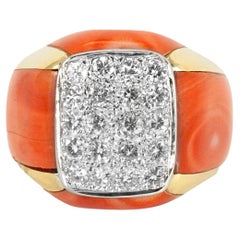 Ladies Vintage 18K Yellow Gold Salmon Coral Pave Diamond Cocktail Ring
