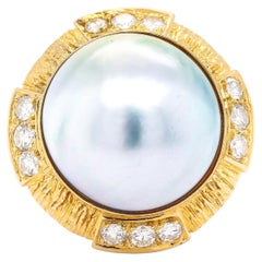 Ladies Vintage Cocktail Pearl And Diamonds 18K Yellow Gold Ring