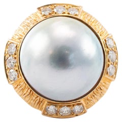 Anello da cocktail da donna vintage in oro giallo 18 carati con perle Mabe e diamanti a raggiera