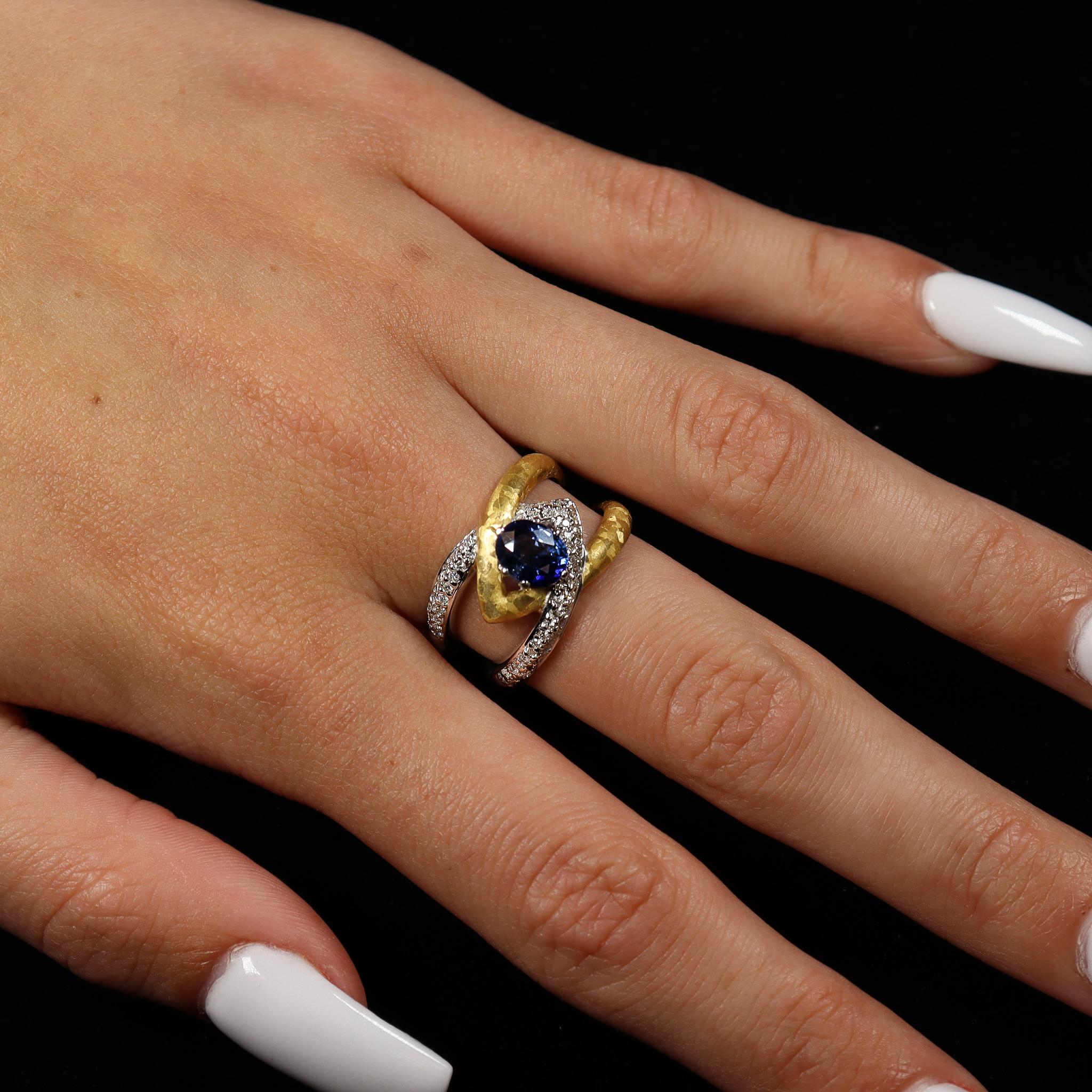 Ladies Vintage Cocktail Anillo Zafiros y Diamantes Oro 18k en venta 1