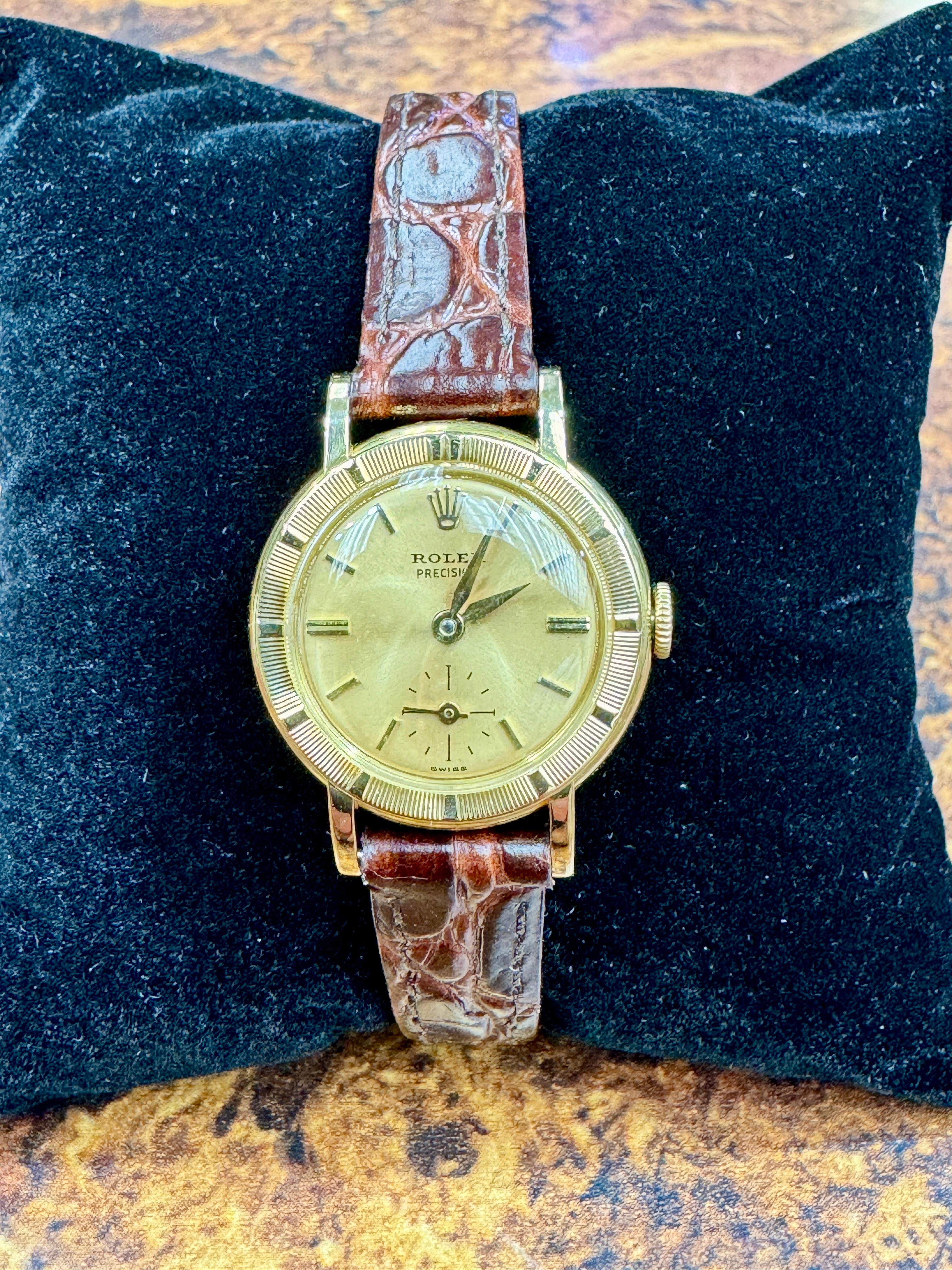 Ladies Vintage Rolex Yellow Gold Wristwatch  In Good Condition For Sale In Los Angeles, CA