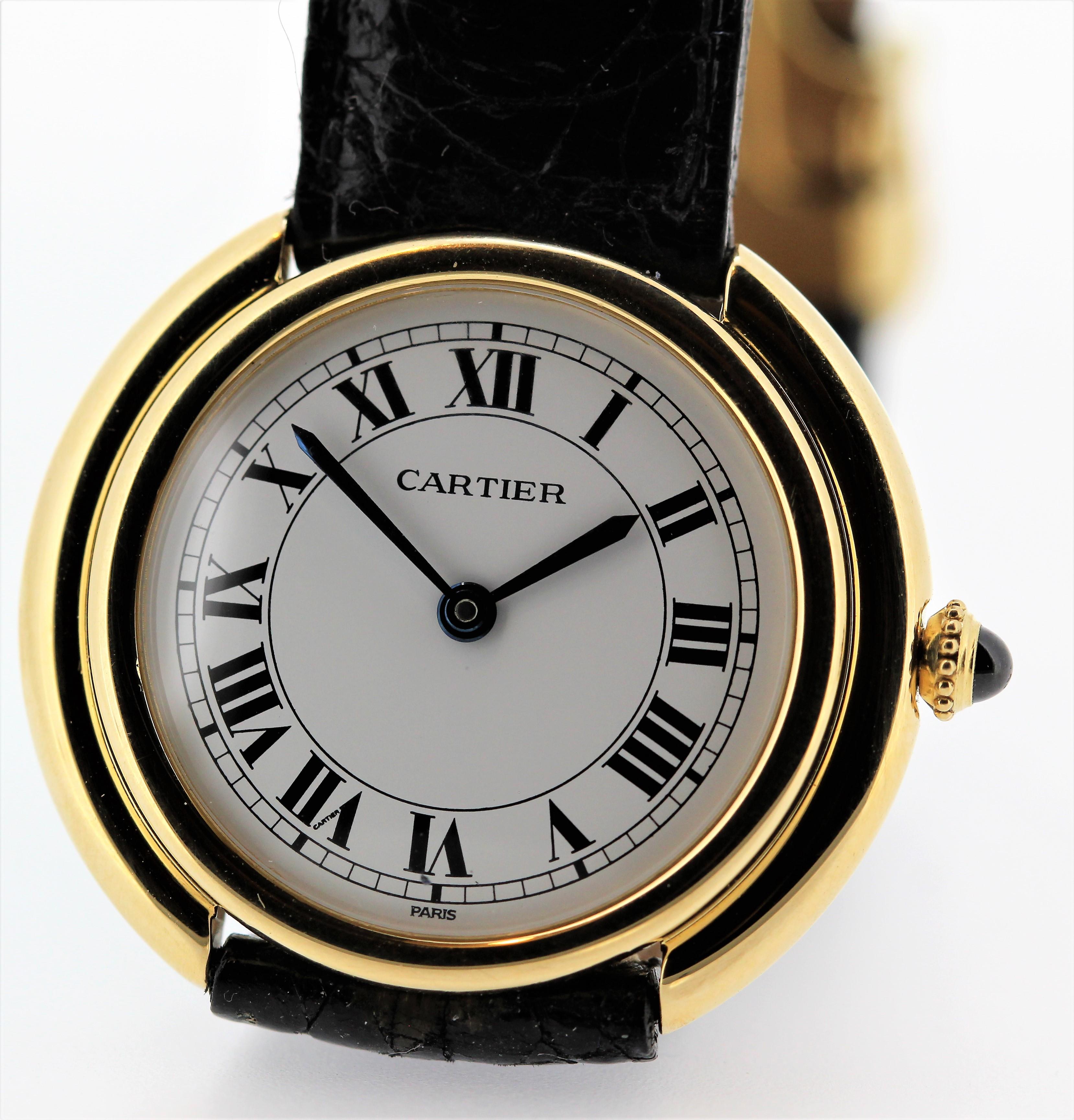 Moderne Petite montre vintage Vendome à remontage manuel de Cartier Paris. Choix du noir ou du romain  en vente