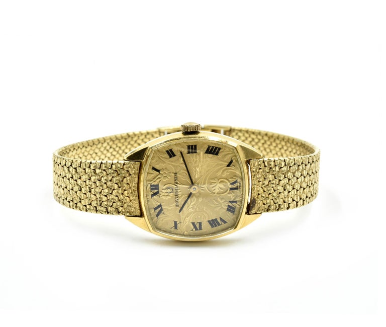 Ladies Vintage Universal Geneve 18 Karat Yellow Gold Watch Cal. 42 at