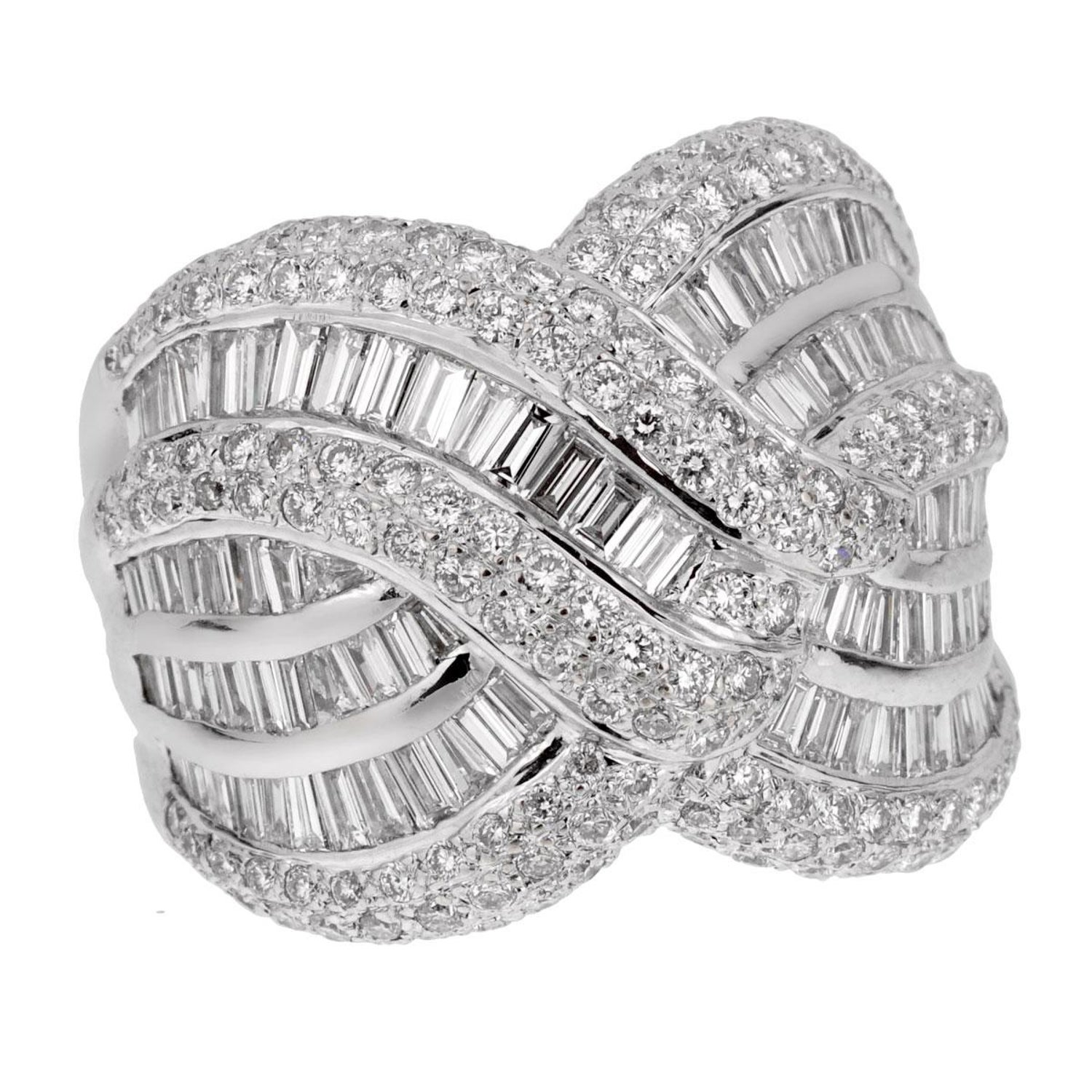 Ladies White Gold Diamond Cocktail Ring For Sale at 1stDibs