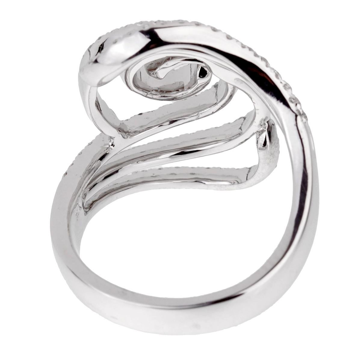 Ladies White Gold Diamond Swirl Cocktail Ring In Excellent Condition For Sale In Feasterville, PA
