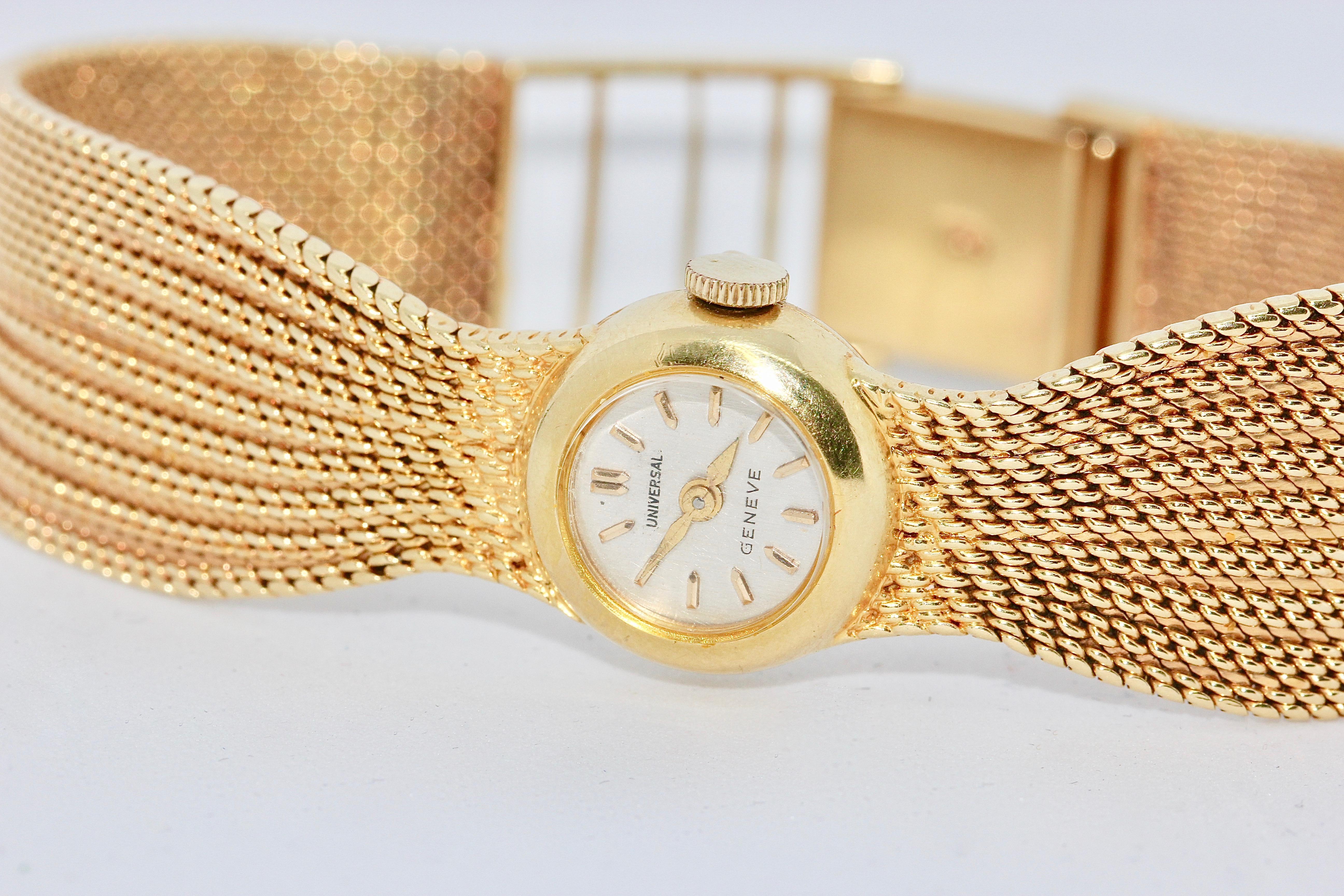 Ladies Wristwatch, Universal Genève, 18 Karat Gold with Diamonds For Sale 1