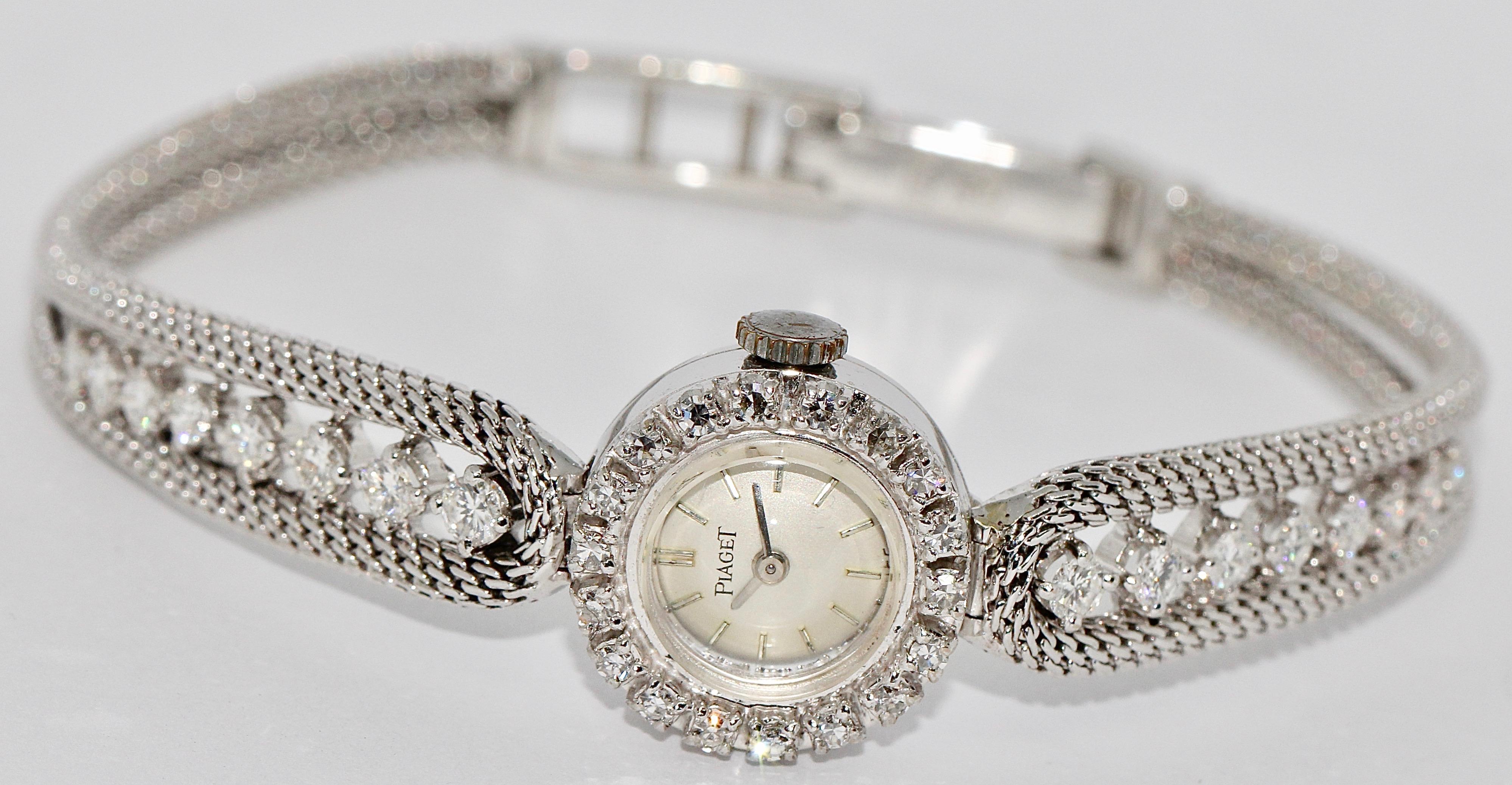 Elegant, dainty Ladies Wristwatch by Piaget, 18 Karat white Gold with Diamonds, manual wind.

The watch comes with a certificate of authenticity.