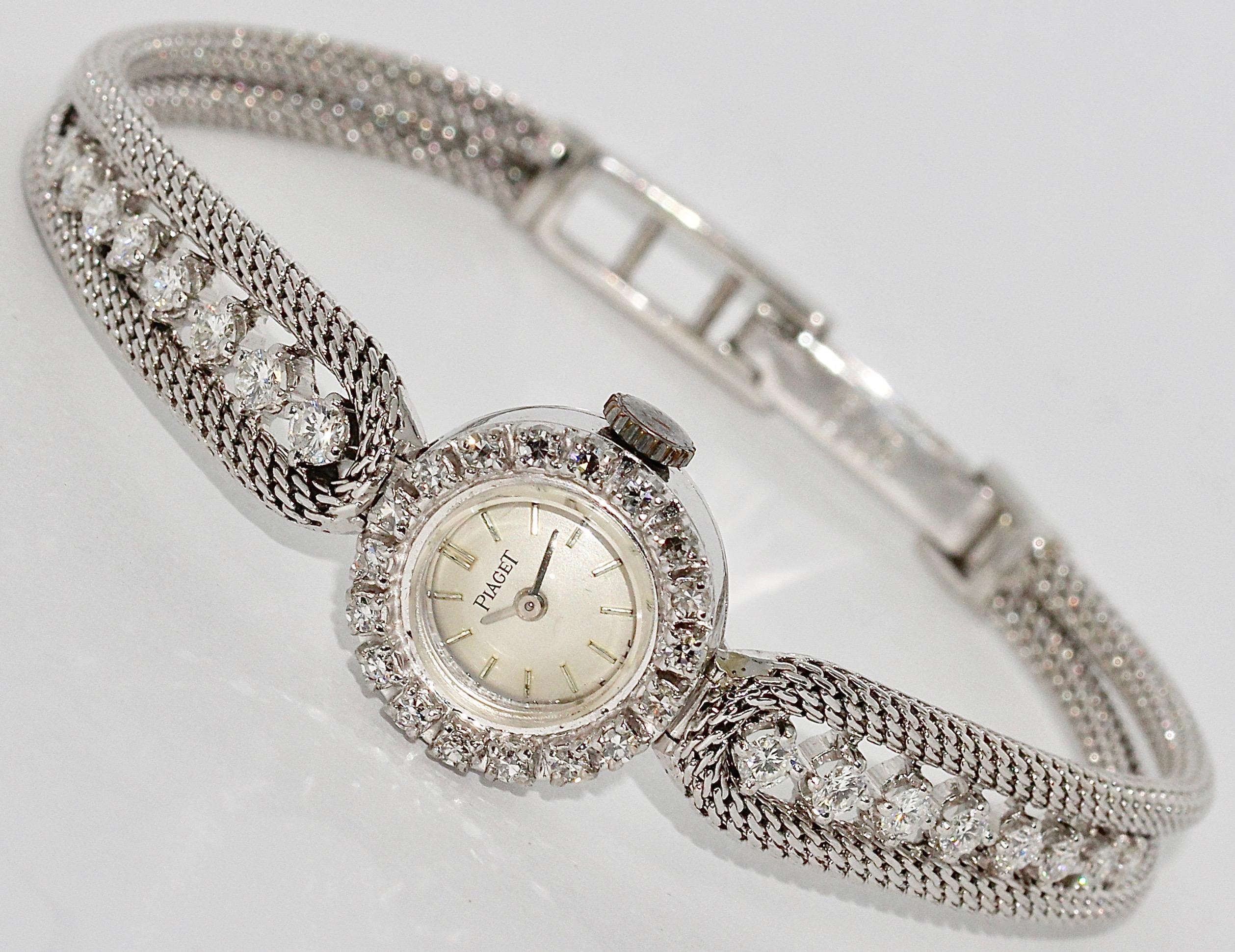 Ladies Wristwatch by Piaget, 18 Karat White Gold with Diamonds In Good Condition In Berlin, DE