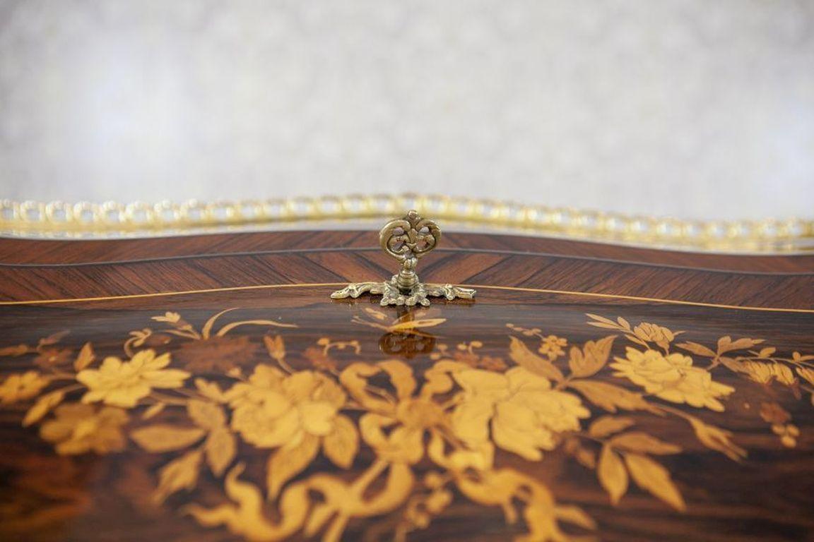 Ladies' Writing Desk From the Early 20th Century in the Style of Louis XV For Sale 5