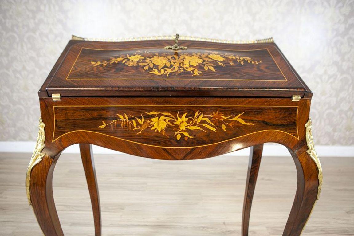 Wood Ladies' Writing Desk From the Early 20th Century in the Style of Louis XV For Sale