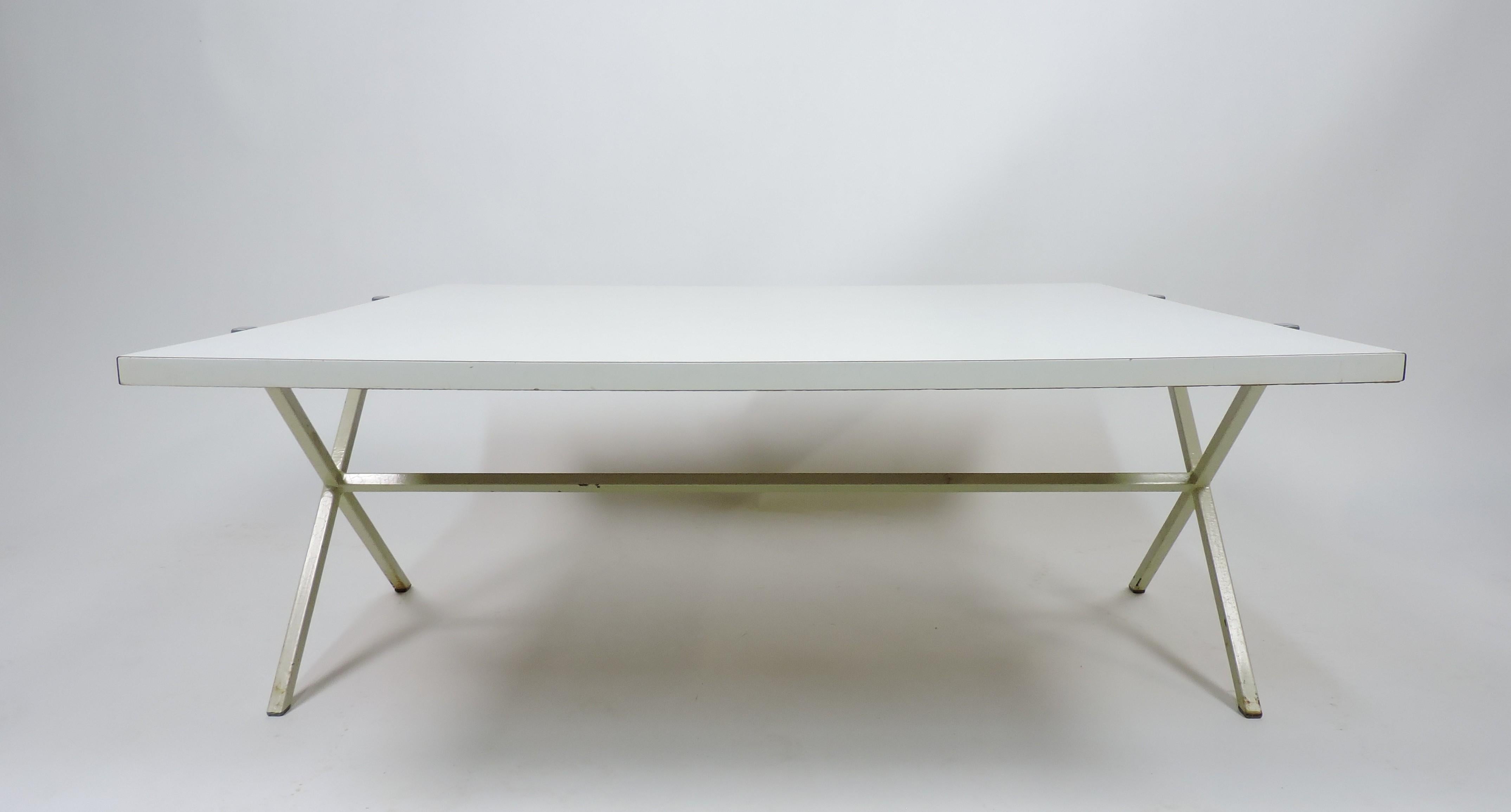 Émaillé Ladislav Rado Rare table basse architecturale Knoll et Drake X en vente