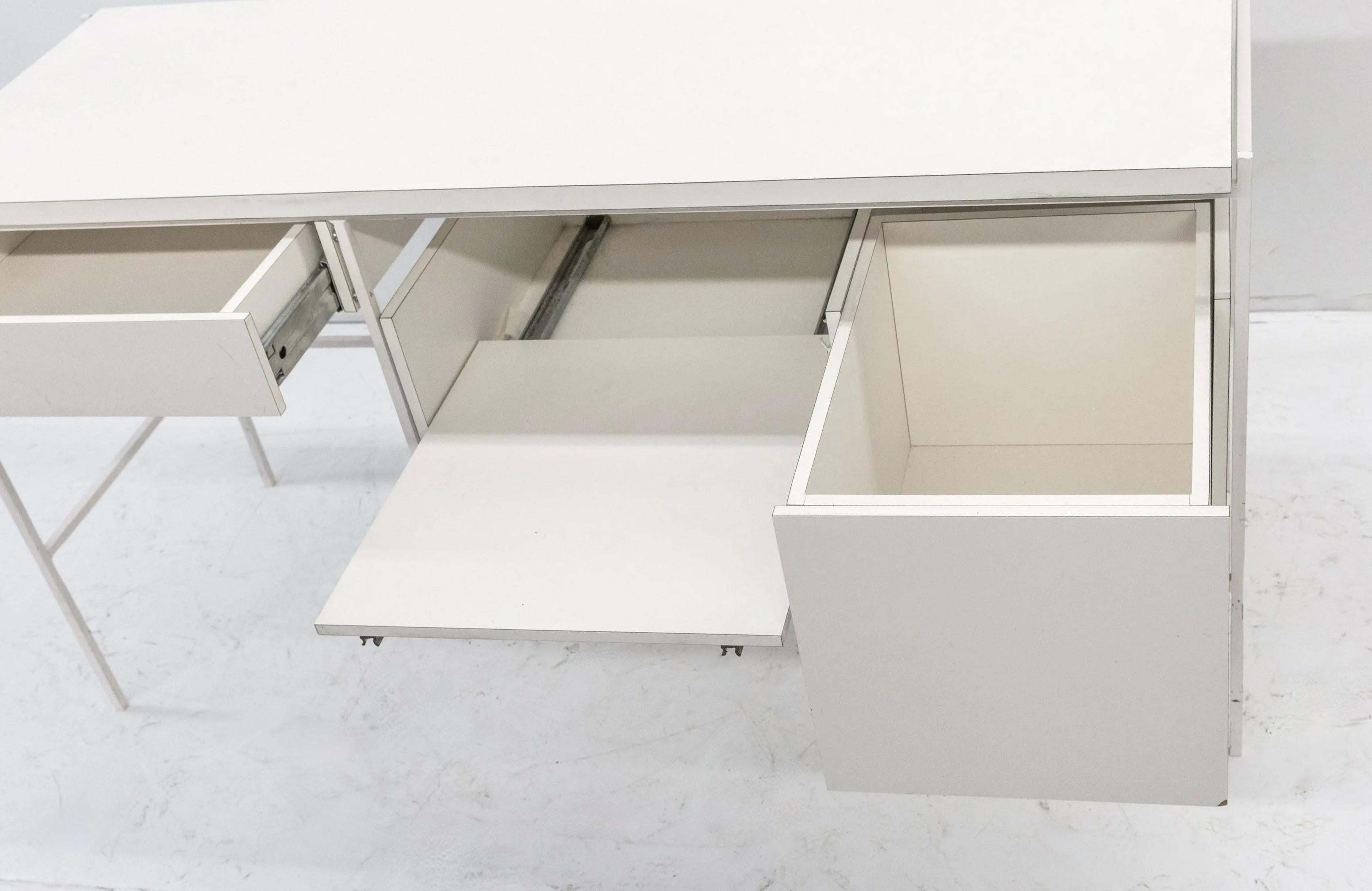 Ladislav Rado White Enameled Steel Modern Desk, Vanity, 1955, Knoll and Drake For Sale 2
