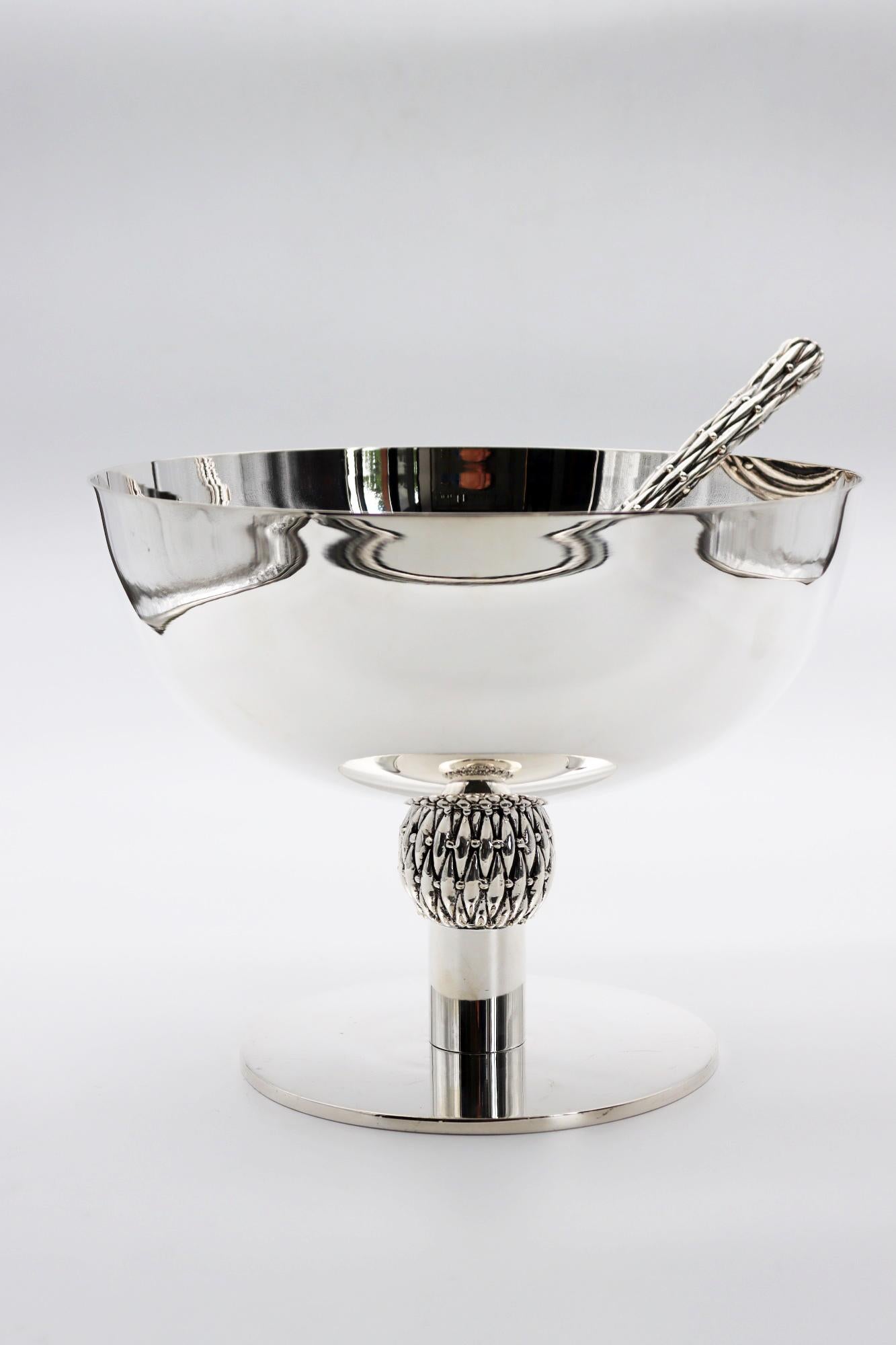 Ladle and Large Centerpiece in Silver Bronze For Sale 2