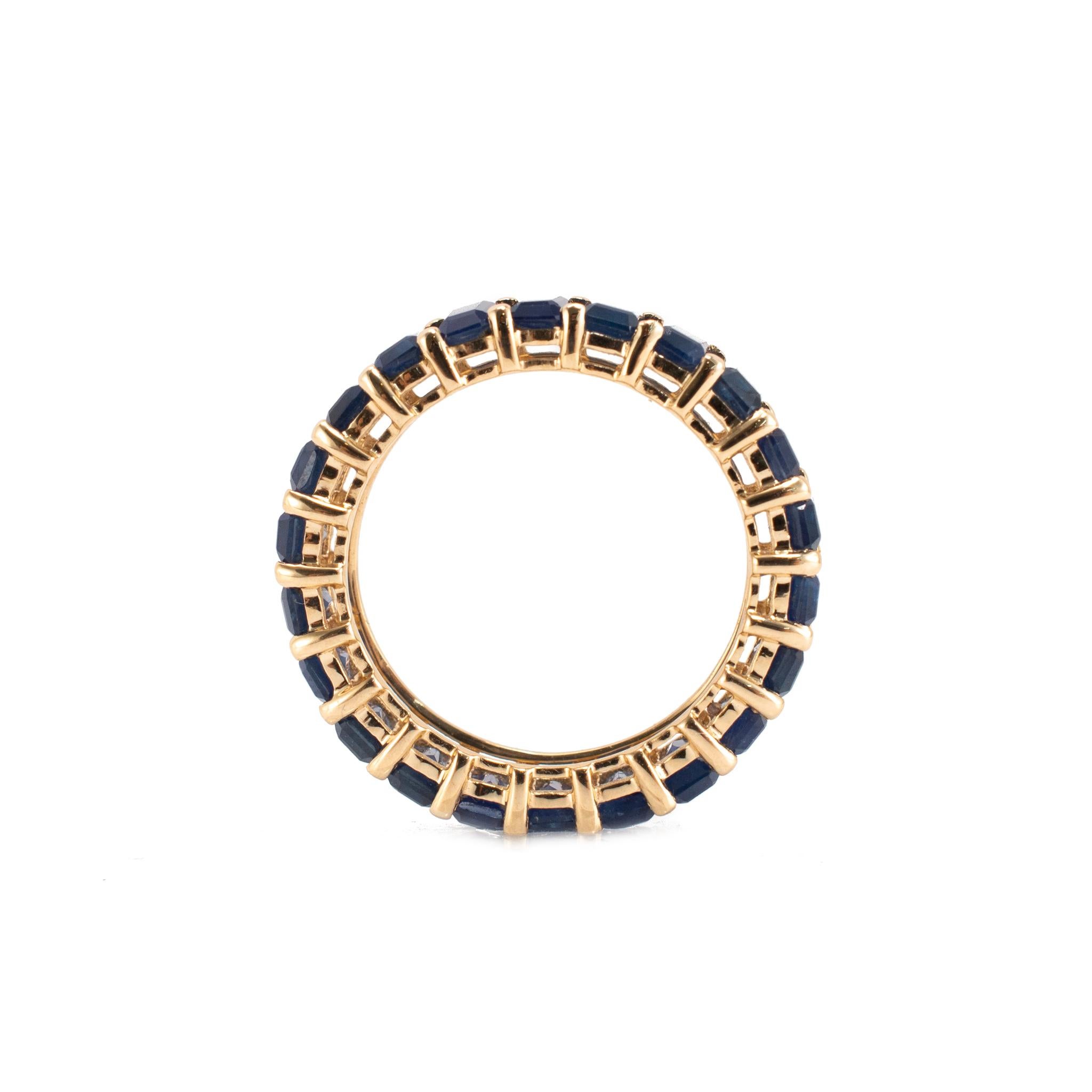 Lady 14K Gelbgold 9,34ct Smaragdschliff Blauer Saphir Voll Eternity Band Ring Damen im Angebot