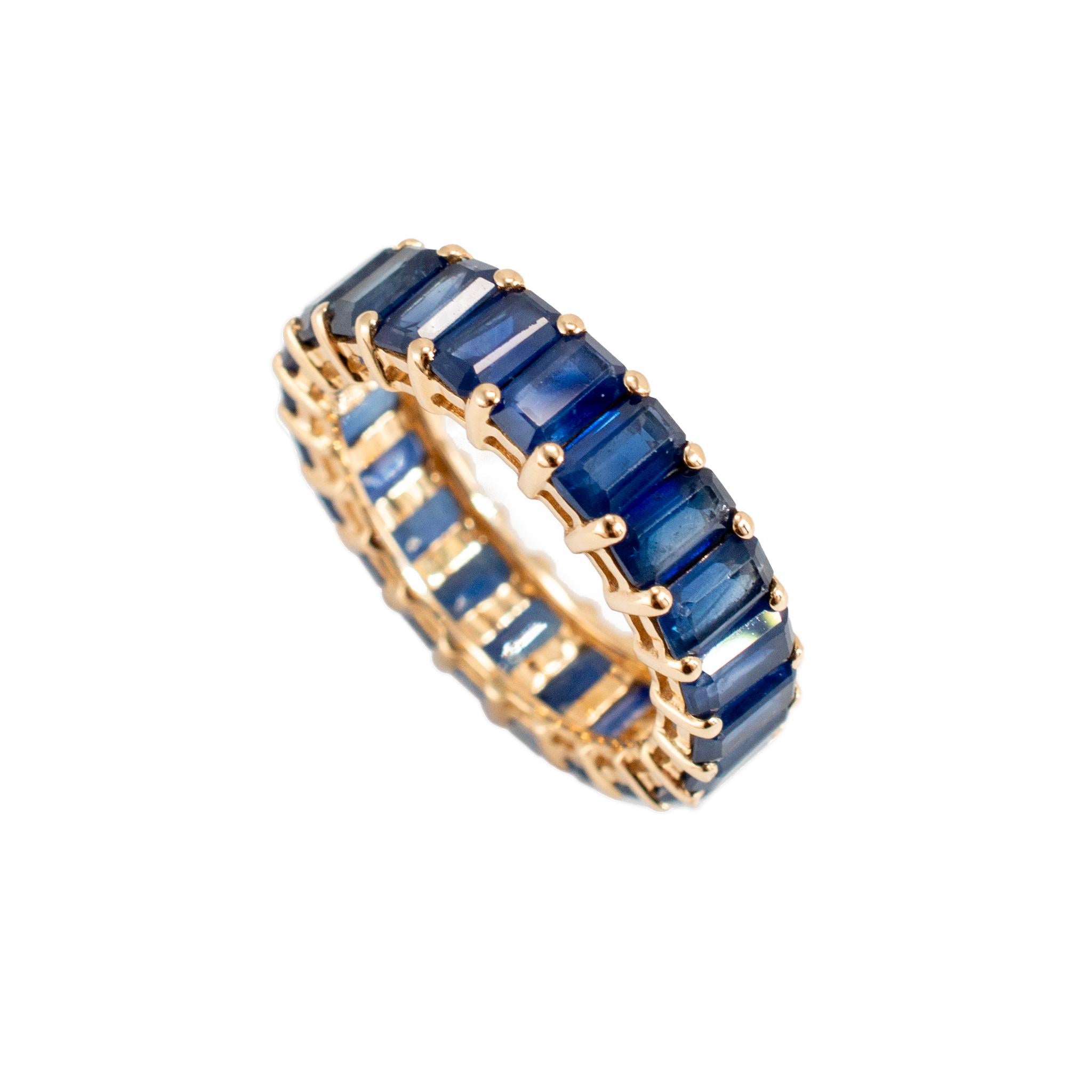 Geschlecht: Frauen

Metall Typ: 14K Gelbgold

Größe: 6,5

Breite: 5,50 mm

Gewicht: 4.27 Gramm

Damen  14K Gelbgold, Saphir Ewigkeitsring mit weichem, quadratischem Schaft. Graviert mit 