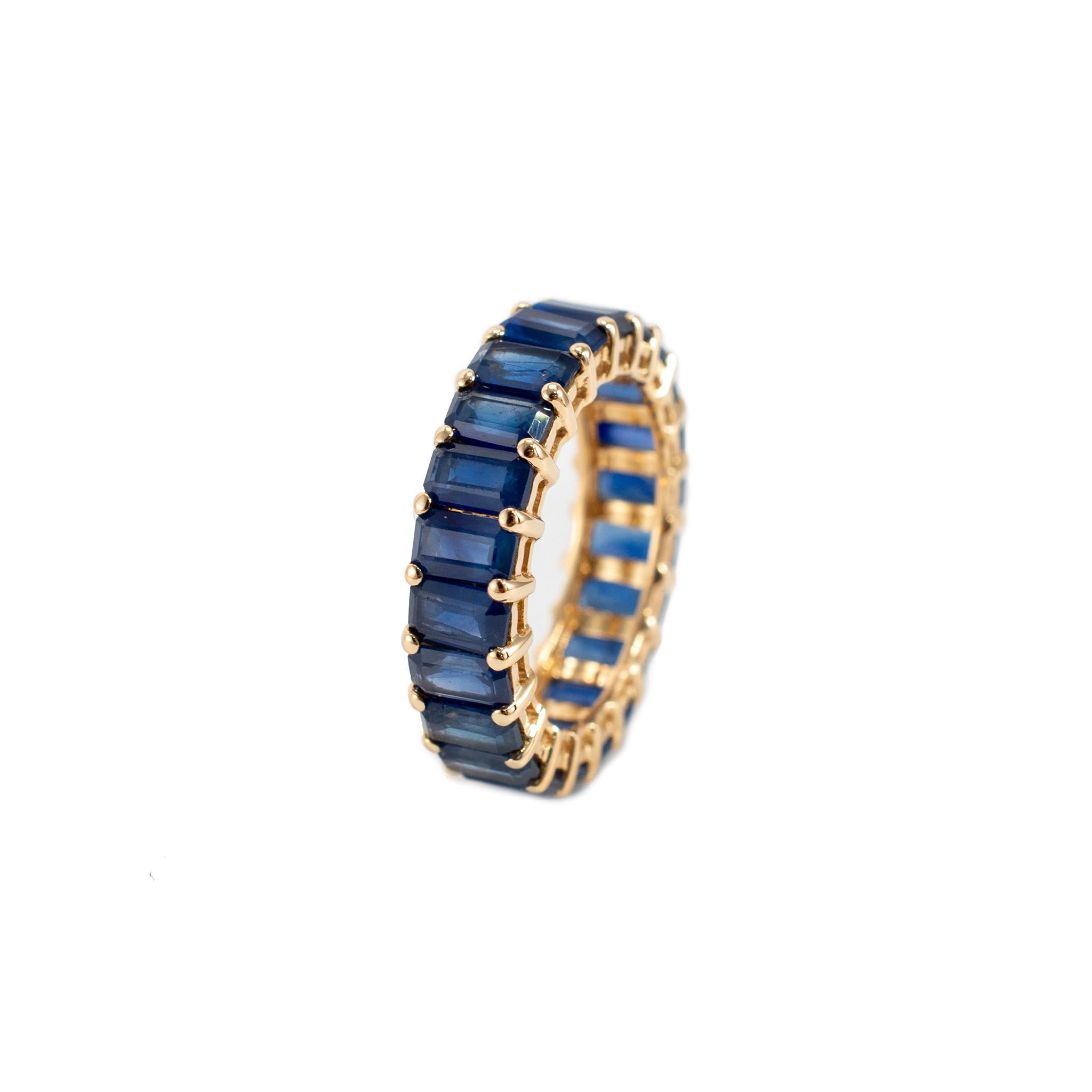 Lady 14K Gelbgold 9,34ct Smaragdschliff Blauer Saphir Voll Eternity Band Ring im Zustand „Hervorragend“ im Angebot in Houston, TX