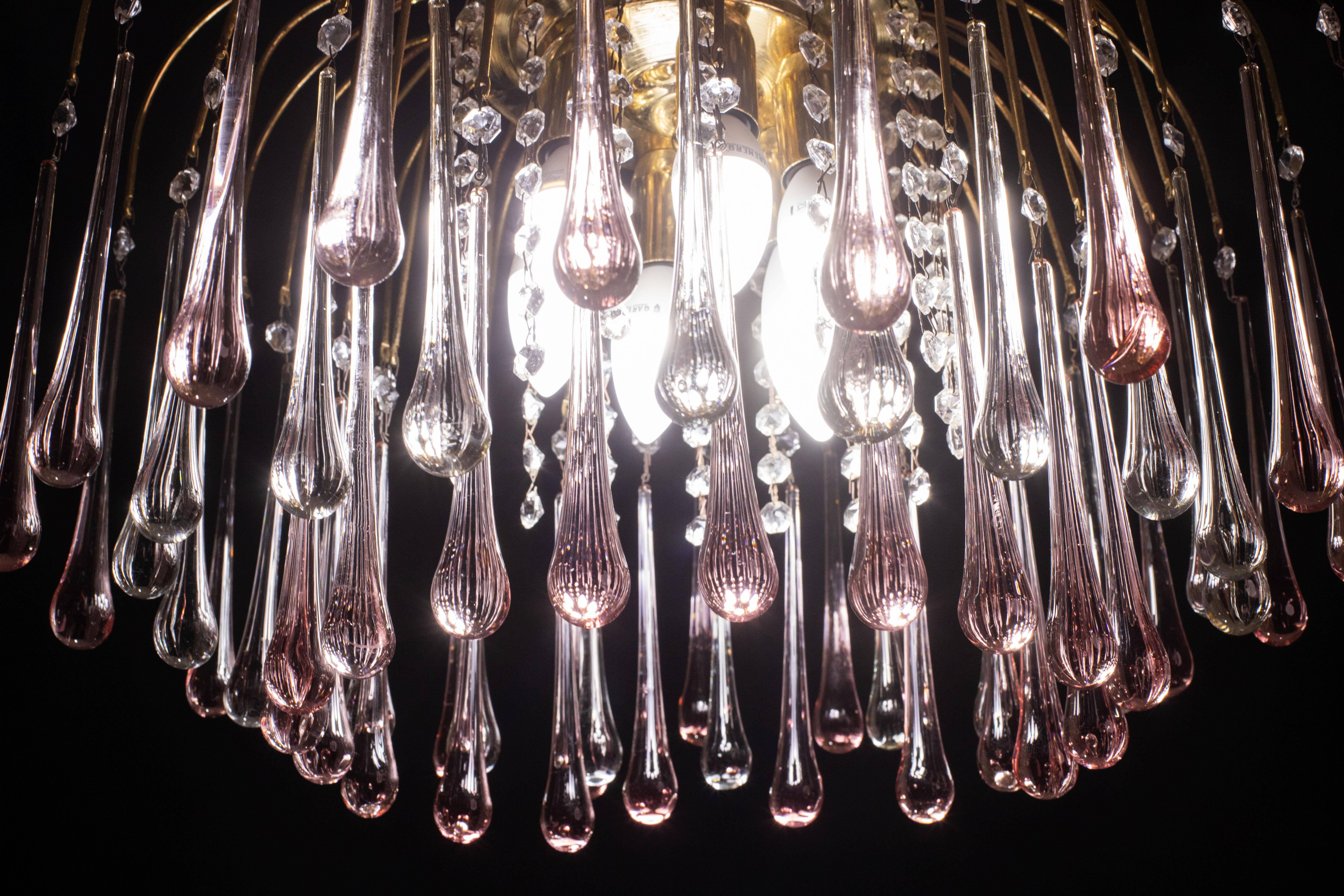 Lady Barbara, lampadario di Murano con gocce bianche e rosa, stile Venini, anni '70 in vendita 1