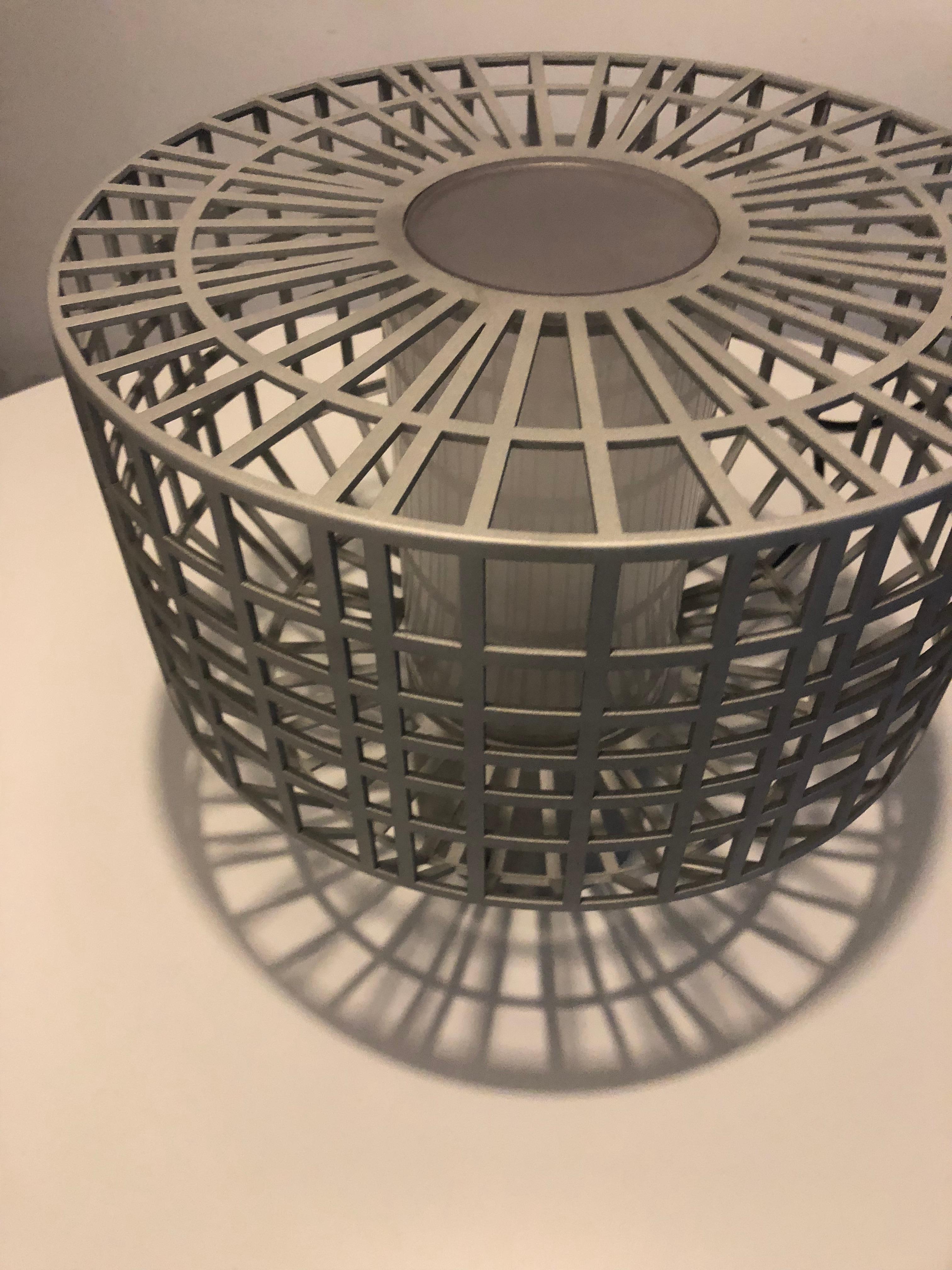 Acier Lampe de bureau coccinelle en laiton, acrylique et acier revêtu de zinc de Jonathan Nesci en vente