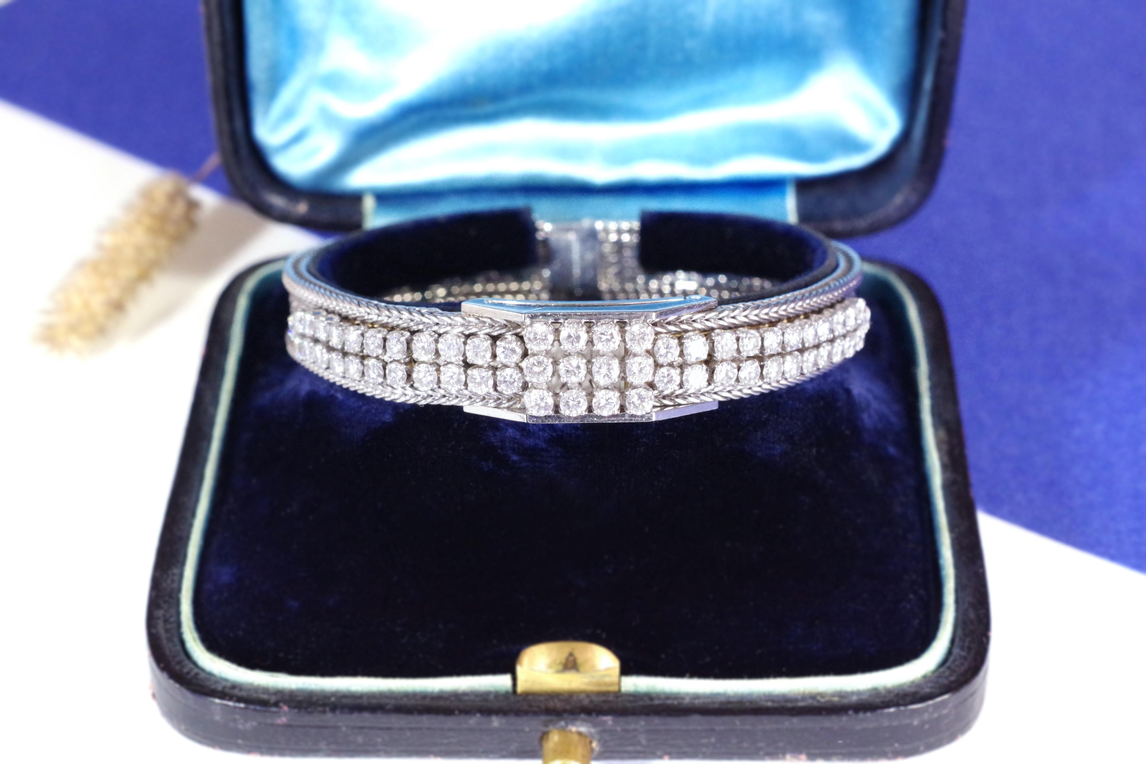 Lady Bracelet Diamond Concealed Watch by Blancpain, 18k Gold and Platinum, 1970 For Sale 3