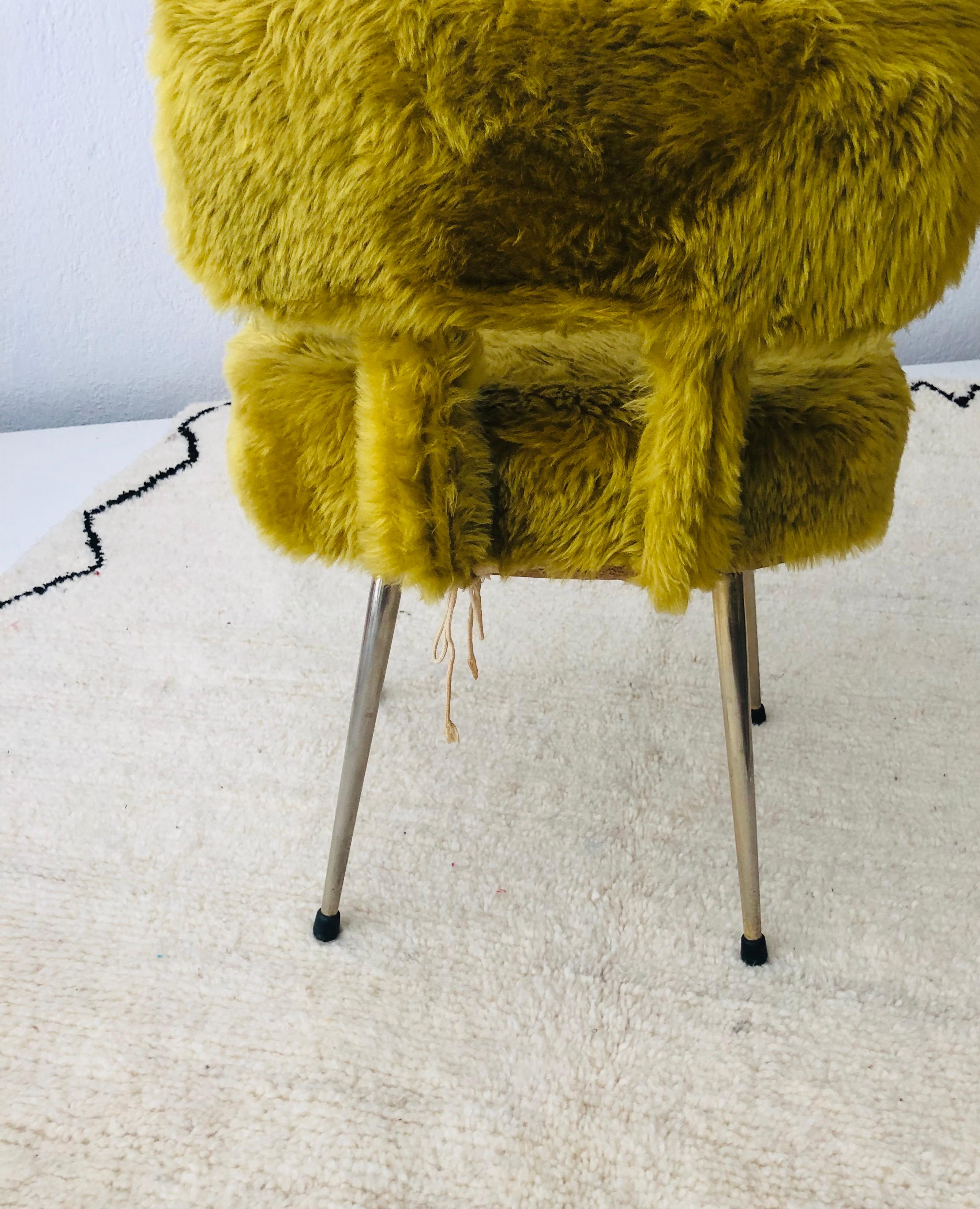 Lady Chair Mid-Century Modern Style in Green Sheep Wool 1