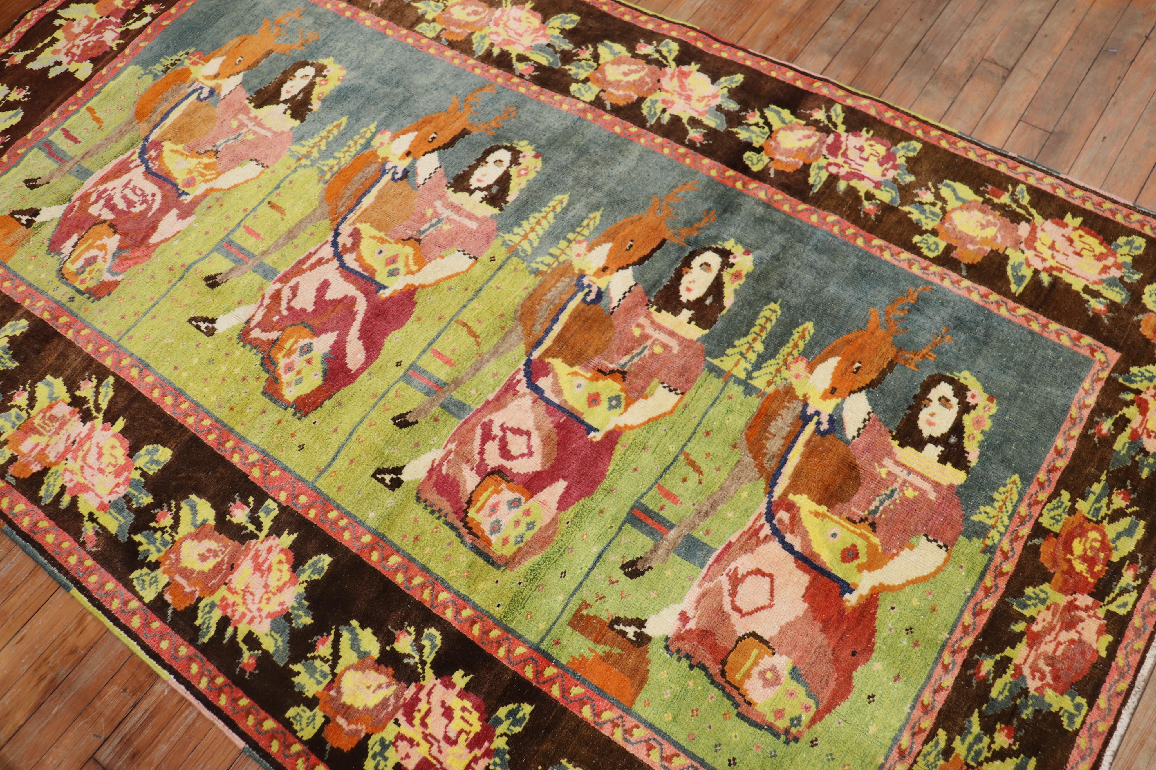 Schöner russischer Karabagh-Teppich aus der Mitte des 20. Jahrhunderts mit 4 Damen und Hirschen, umgeben von einer floralen Bordüre. Ich liebe das neongrüne Feld, und man sieht auch etwas von dem Grün in der Umrandung

Größe: 4'9