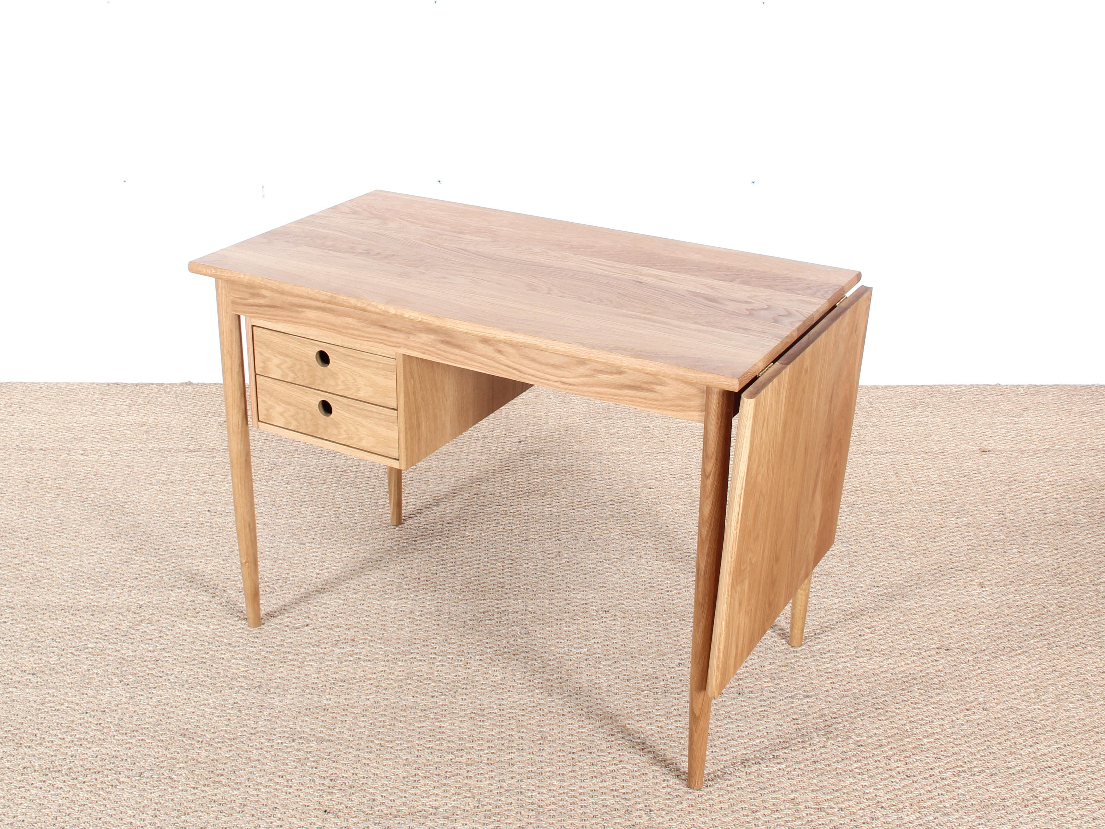 Contemporary Lady Desk in Solid Oak Model Scandi