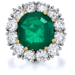Lady Diana Colmbian Emerald Diamond 18 Karat White Gold Cocktail Ring