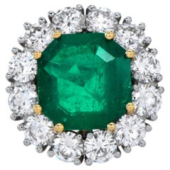 Lady Diana Colmbian Emerald Diamond 18 Karat White Gold Cocktail Ring