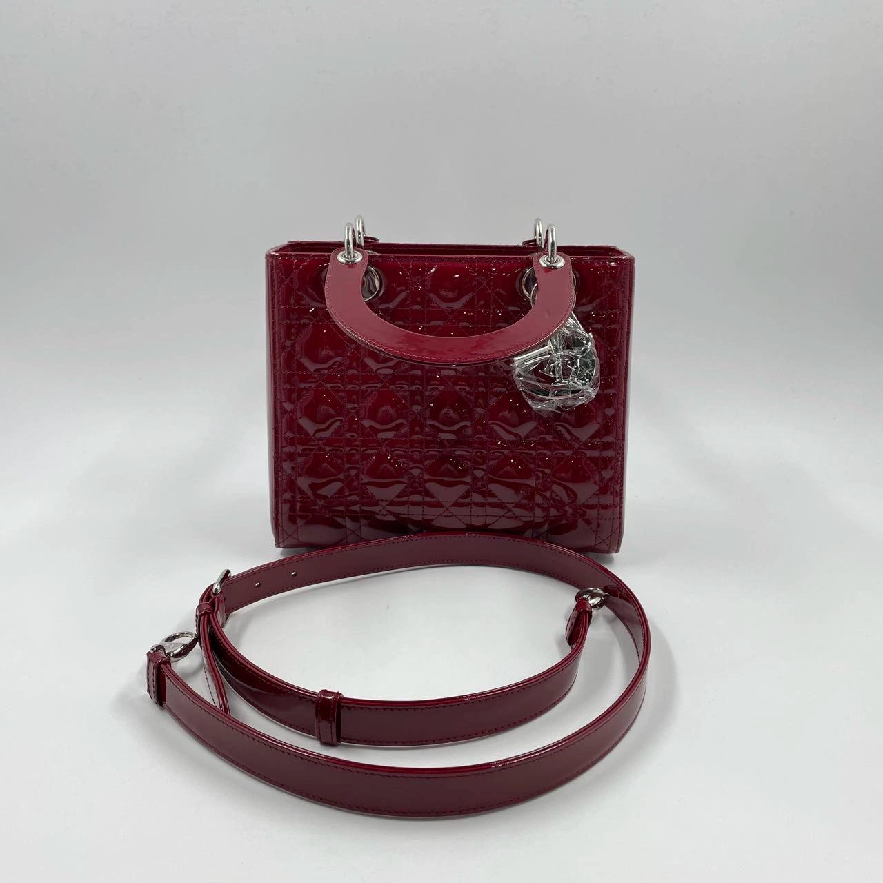 Lady Dior 2017 Medium Burgundy Patent Leather Handbag Adjustable Strap For Sale 4