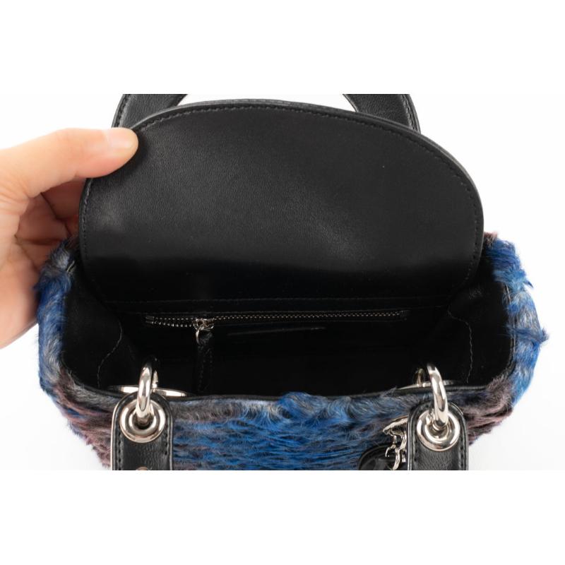 Mini sac Lady Dior Astrakhan en cuir noir et métal argenté en vente 4