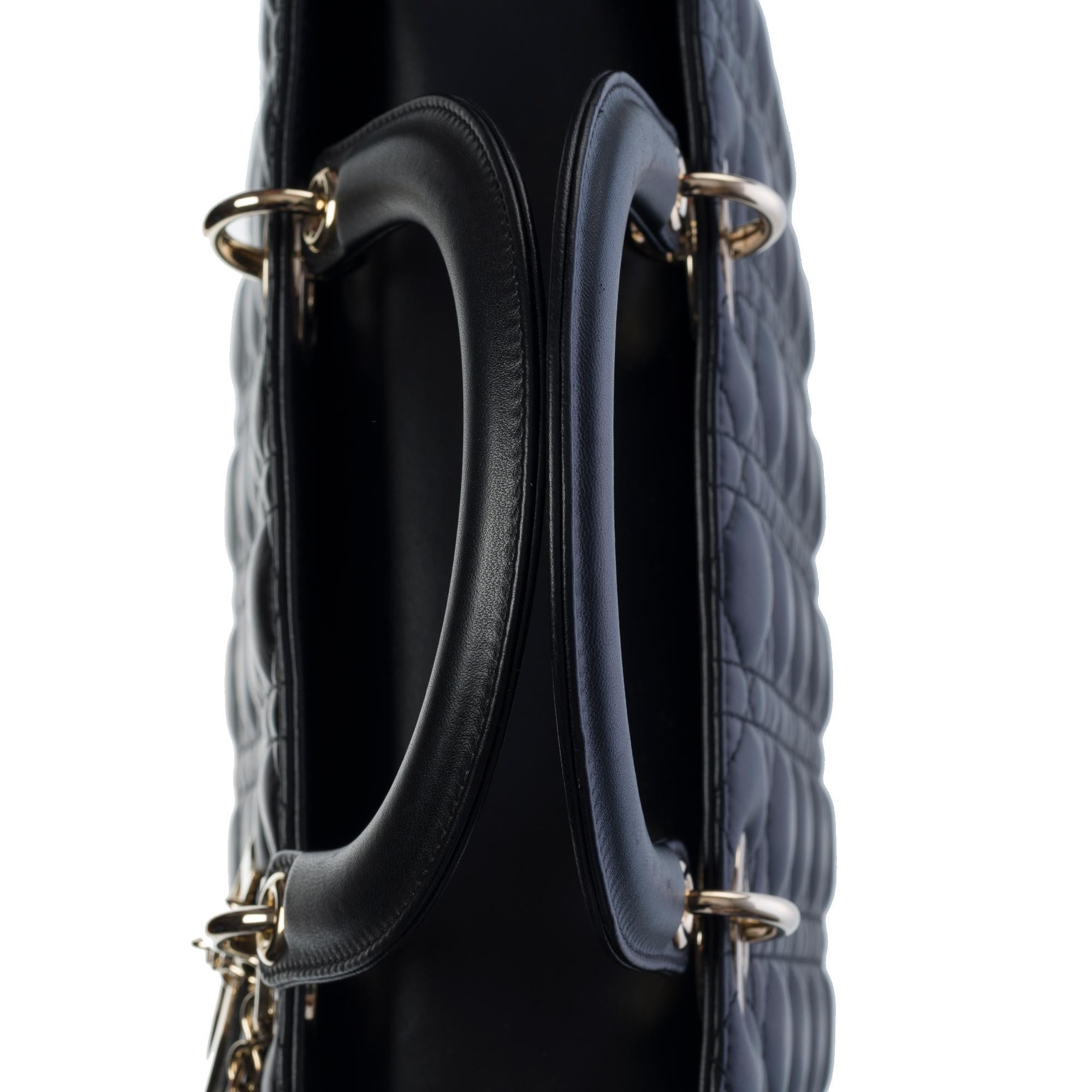  Sac à bandoulière Lady Dior GM ( grande taille) avec sangle en cuir cannage noir, SHW 5