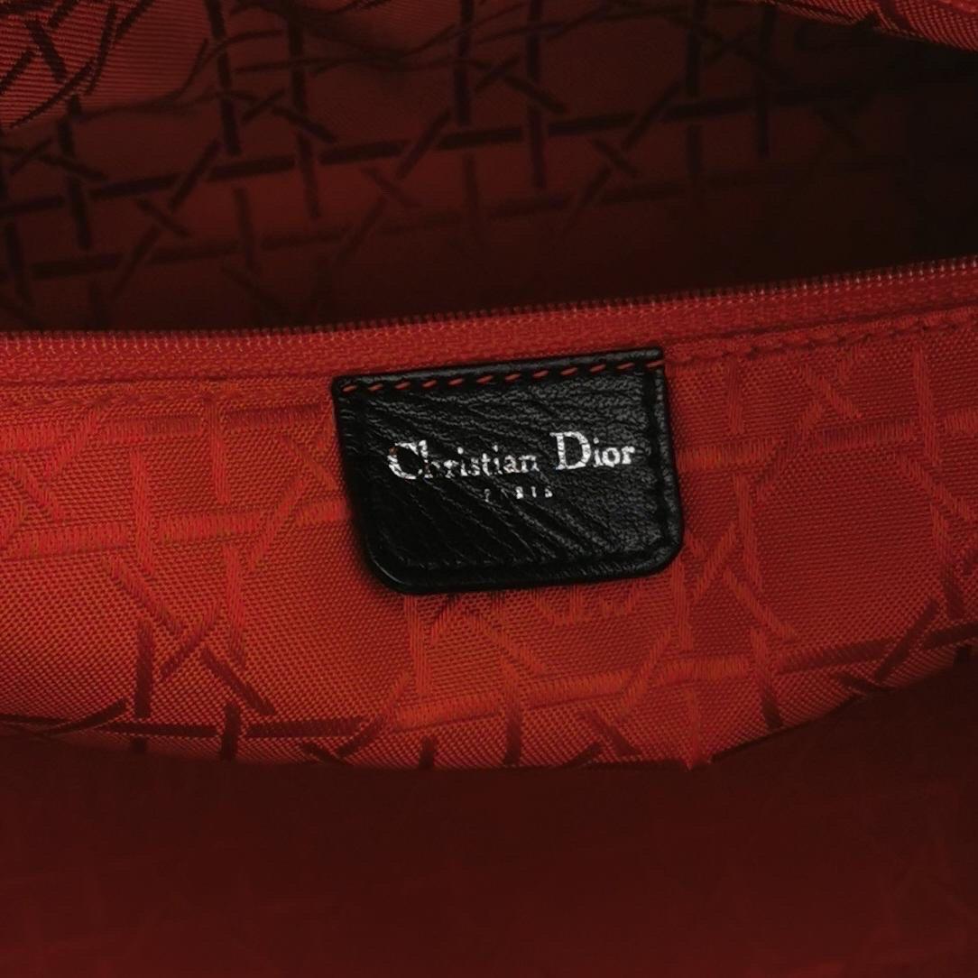 Lady Dior Grande in pelle d'agnello nera con diamante e borchie d'argento Hardware d'argento in vendita 3