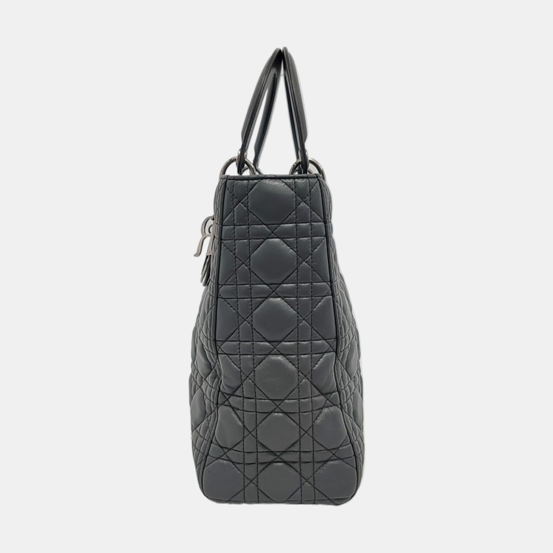 Lady Dior Large Dark Grey Lambskin Cannage Leather Silver Hardware In Good Condition For Sale In AUBERVILLIERS, FR
