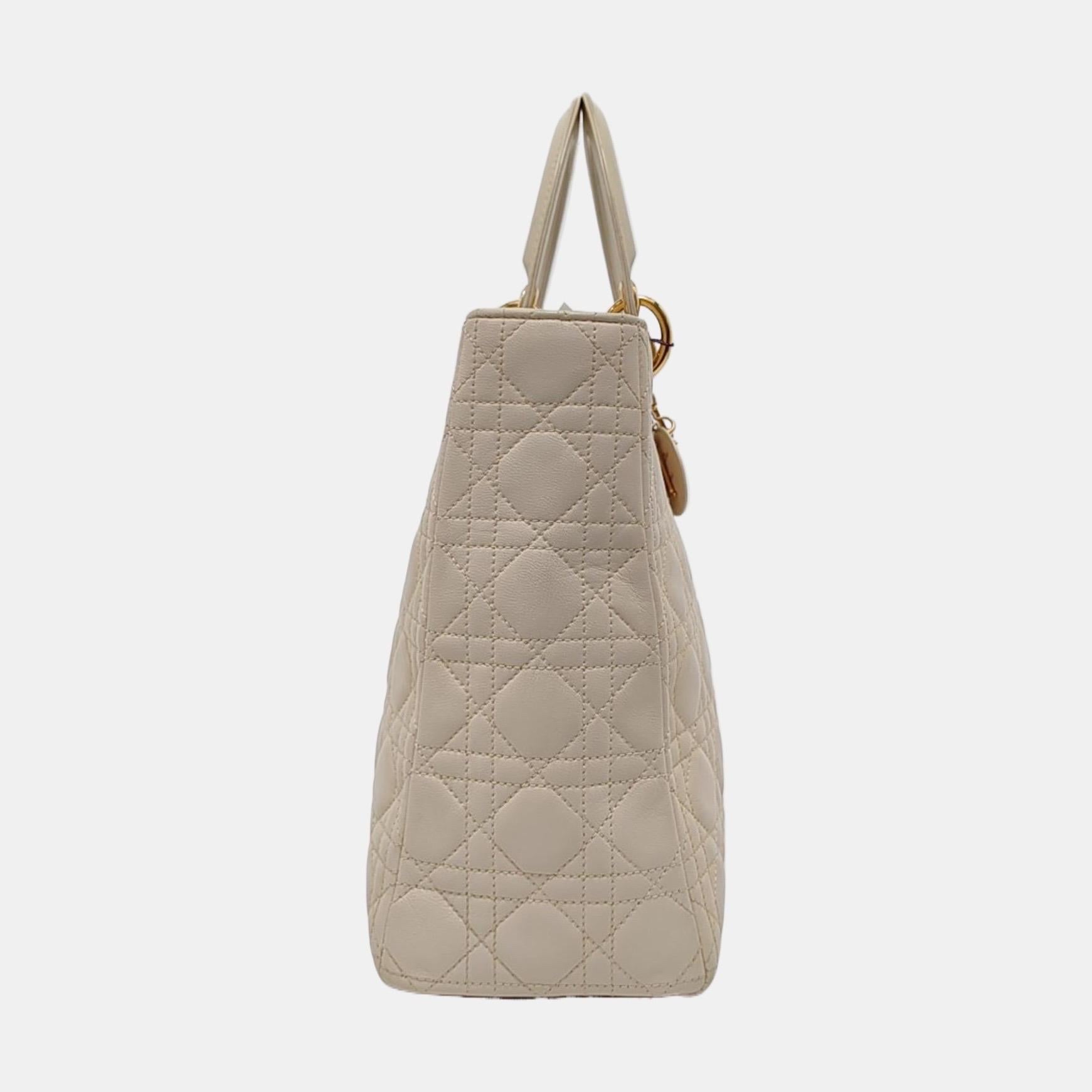 Lady Dior Large Off White Lambskin Cannage Leather Gold Hardware In Good Condition For Sale In AUBERVILLIERS, FR