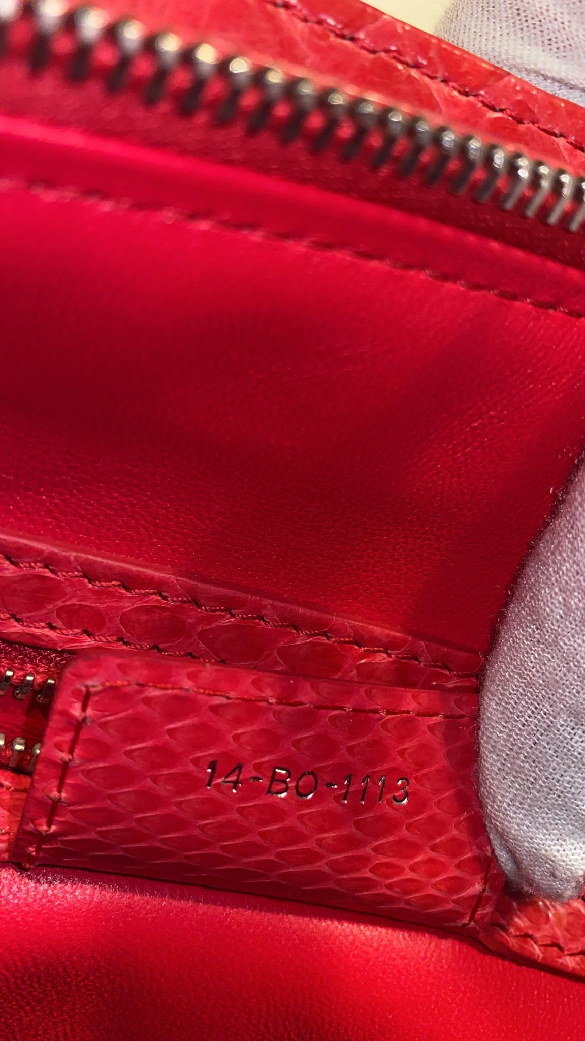 Lady Dior Große rote Python-Tasche im Angebot 11