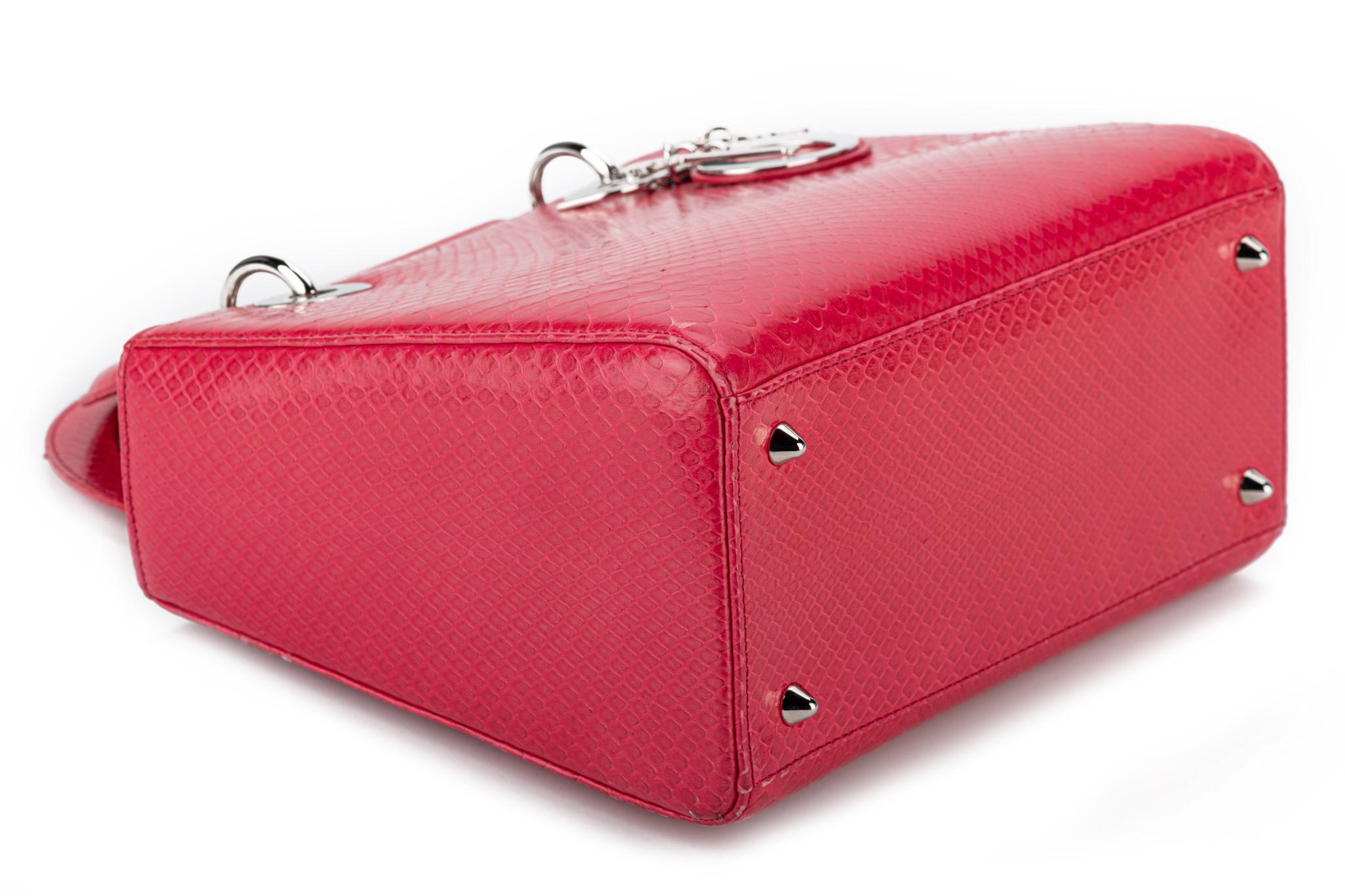  Grand sac en python rouge Lady Dior Excellent état - En vente à West Hollywood, CA