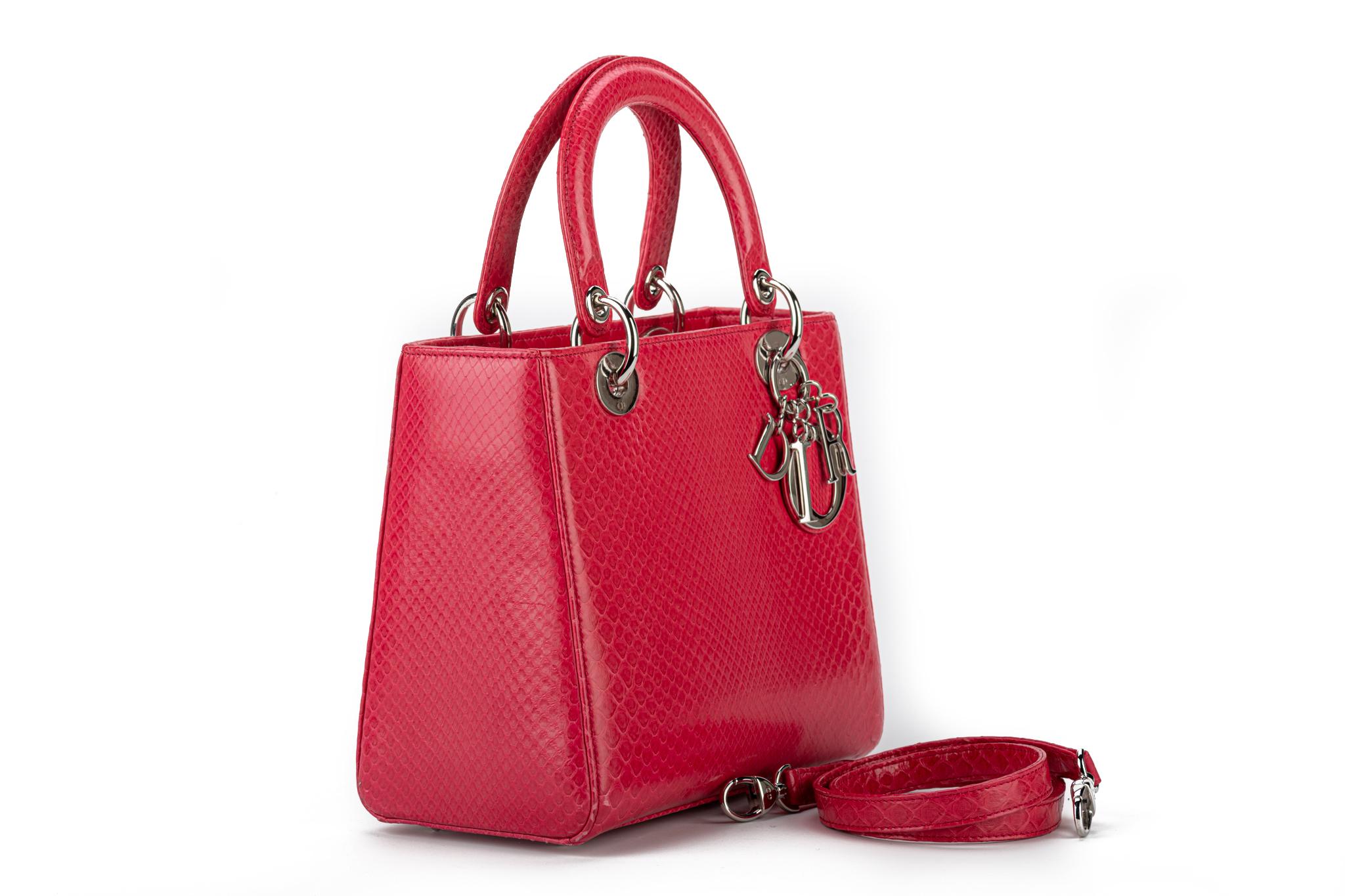  Grand sac en python rouge Lady Dior en vente 2