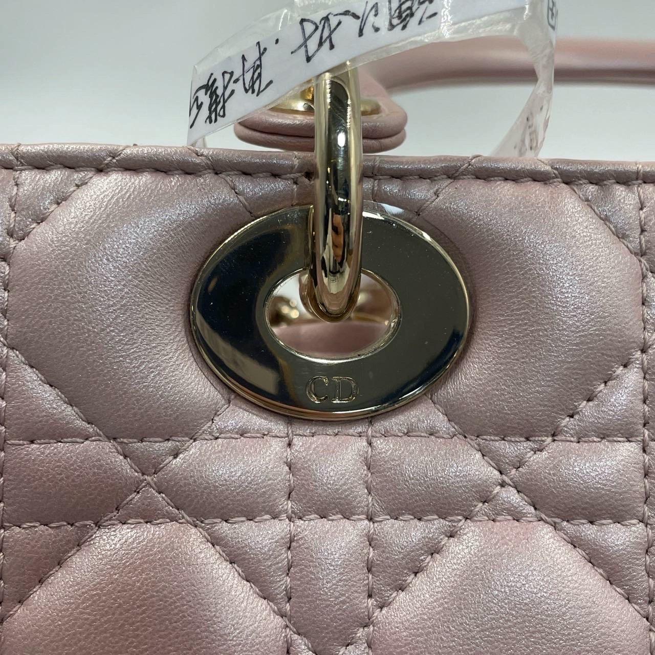 Lady Dior Medium Handbag Pearlescent Pink Cannage Leather Gold Hardware For Sale 10