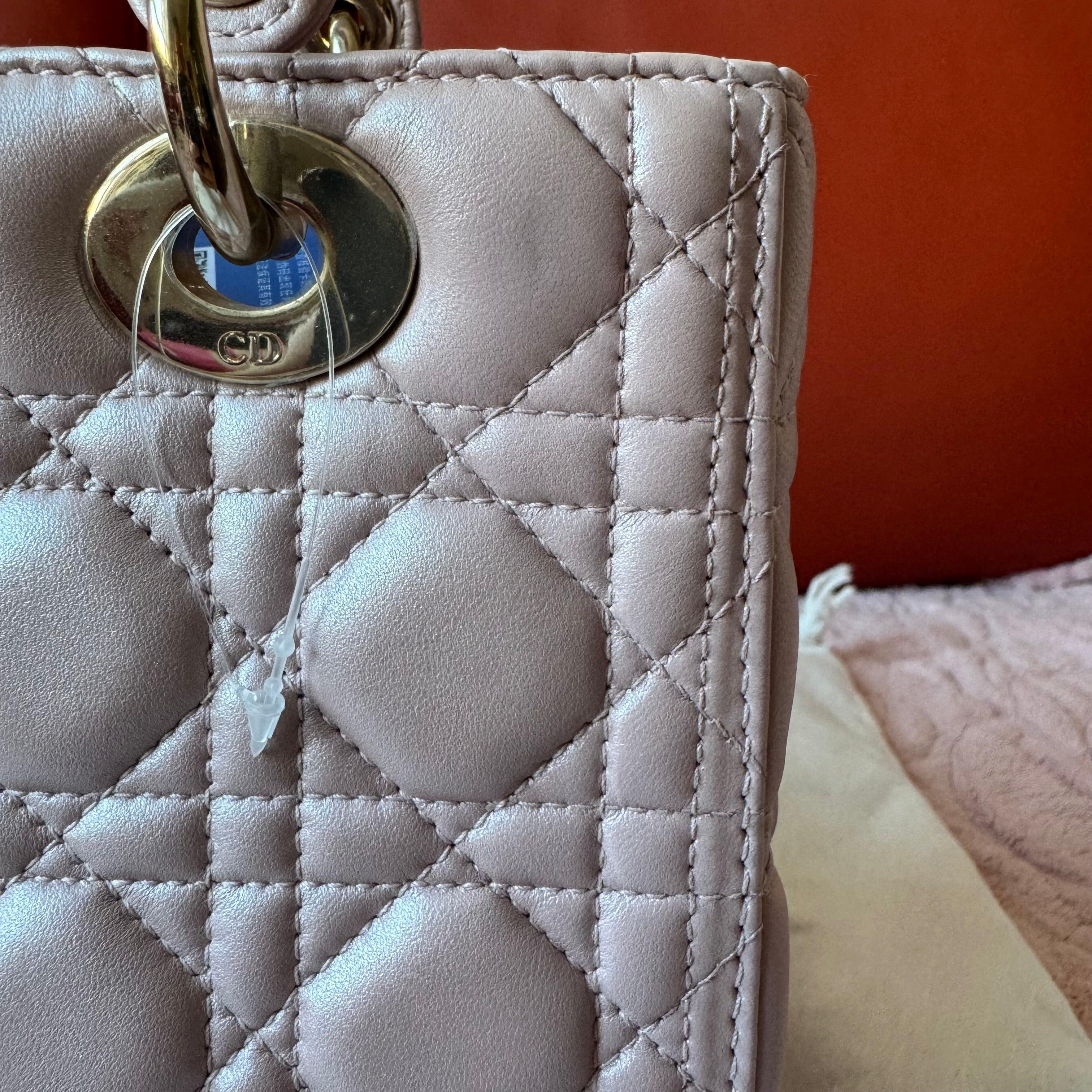 Lady Dior Bolso Mediano Piel Cannage Rosa Nacarado Herrajes Dorados en venta 13