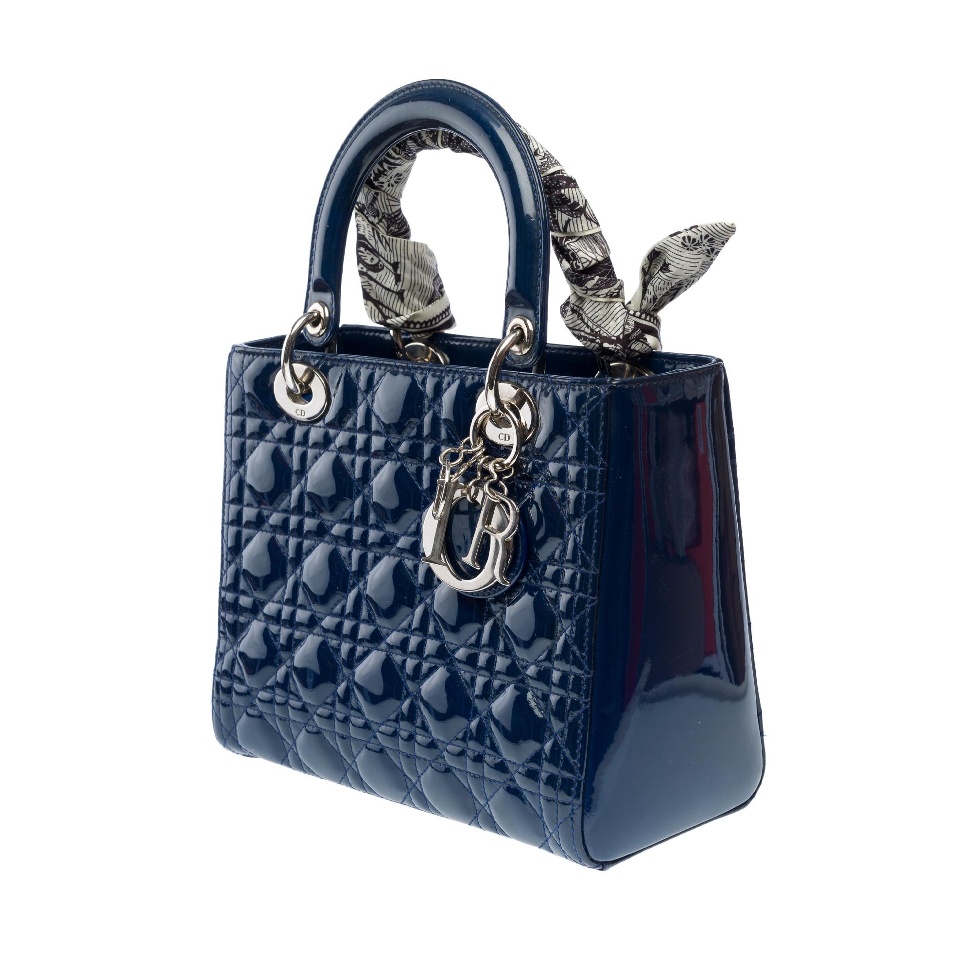 Lady Dior Medium (MM) handbag strap in Navy Blue cannage patent leather, PHW In Good Condition In Paris, IDF