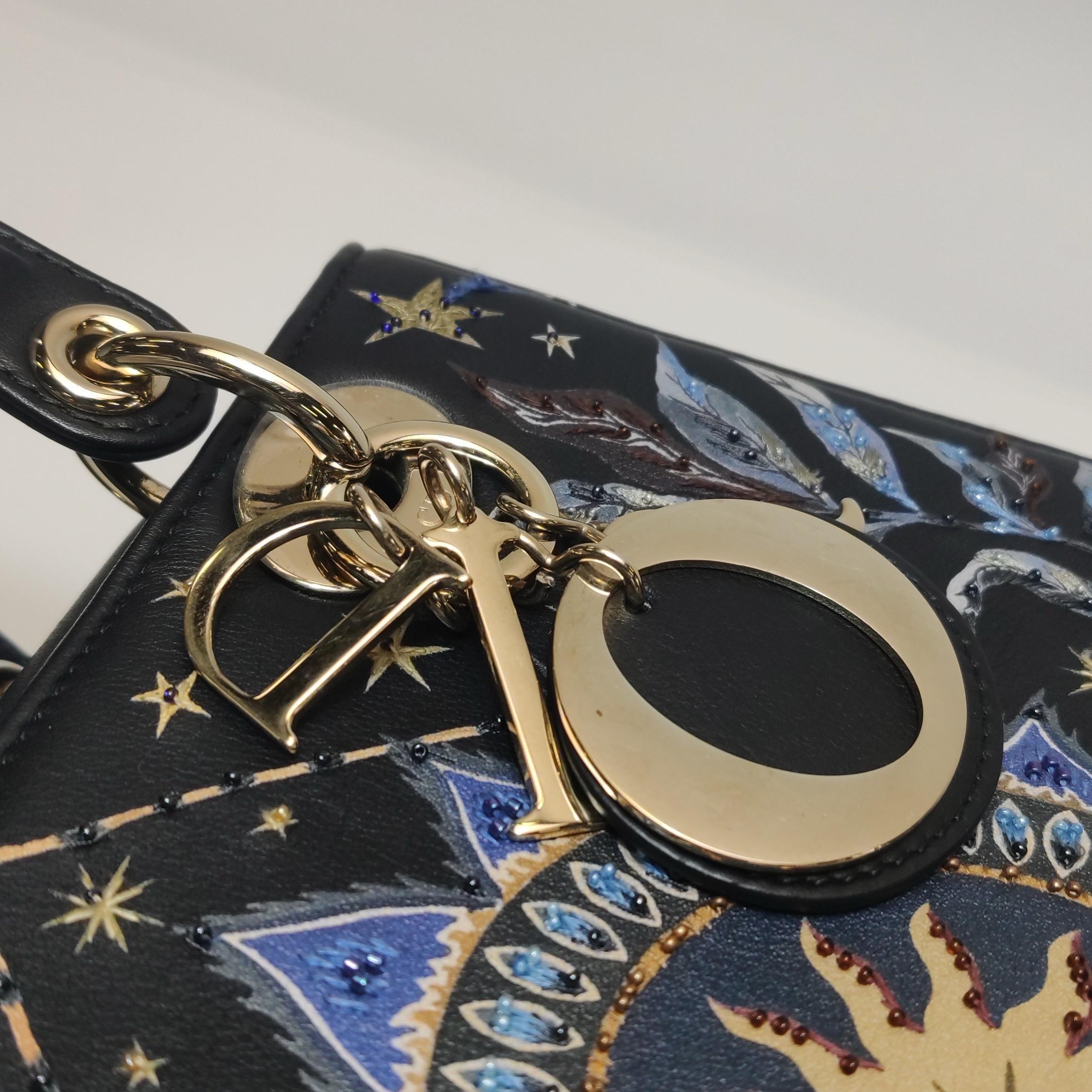 Lady Dior Medium Nature Ballett Star Embroidery Handtasche aus schwarzem Kalbsleder in Gold HW im Angebot 7