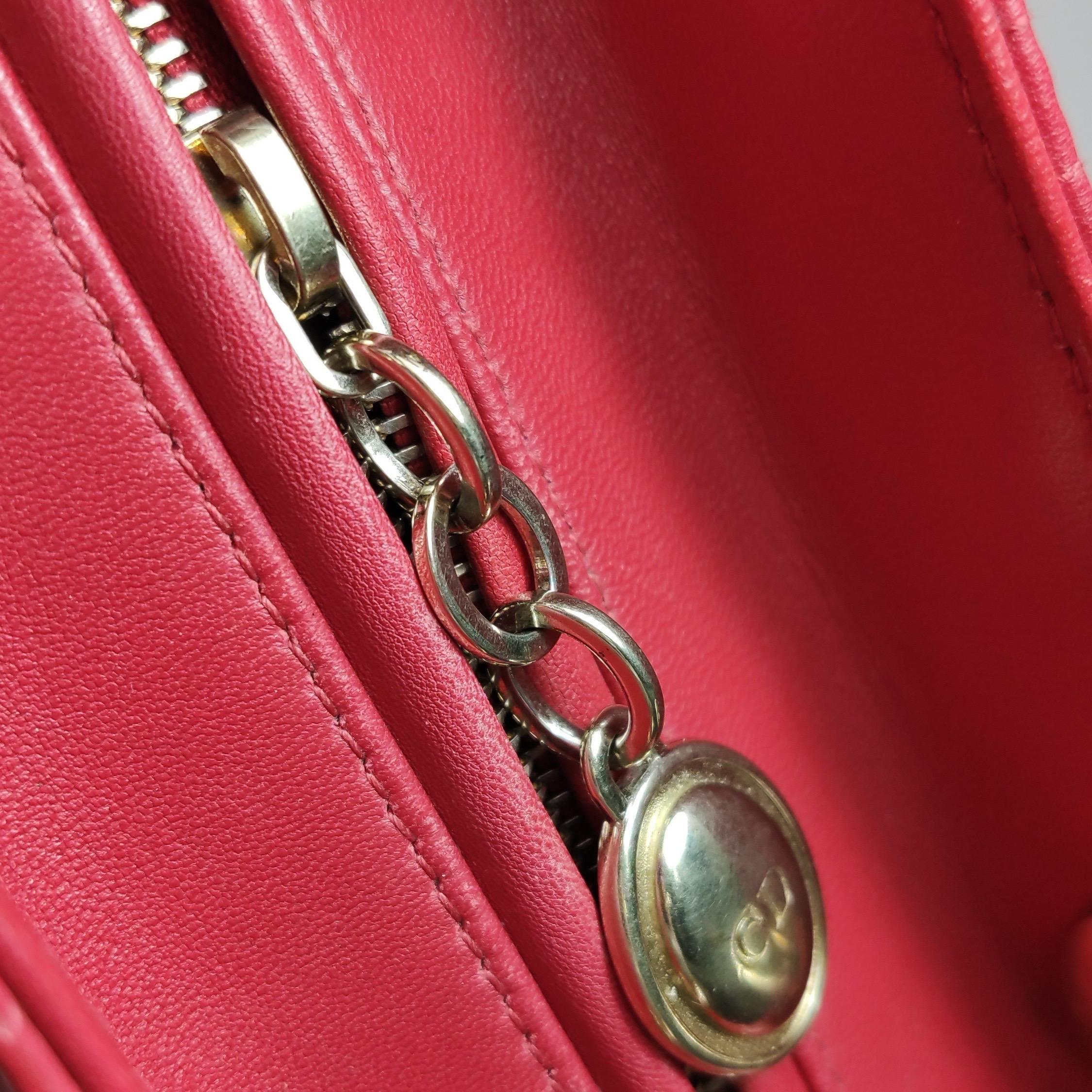 Lady Dior Medium Rot Lammfell Leder Gold Hardware Lederband 2014 im Angebot 9