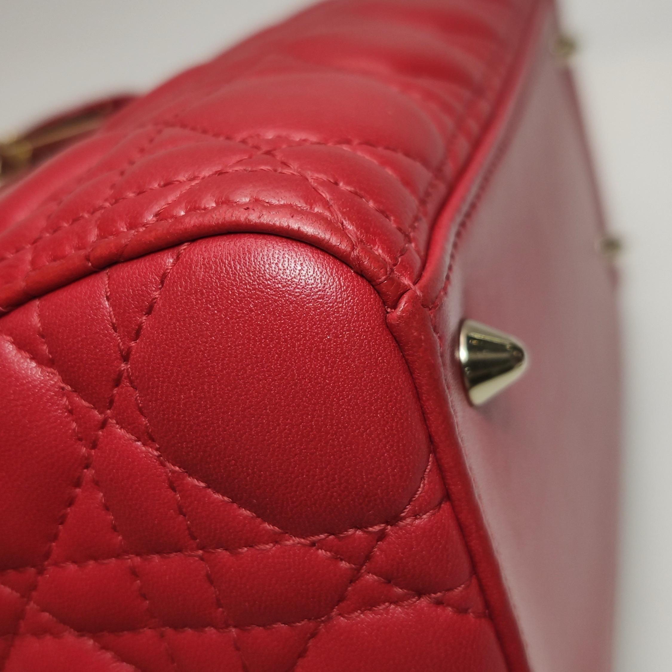 Lady Dior Medium Rot Lammfell Leder Gold Hardware Lederband 2014 im Angebot 14