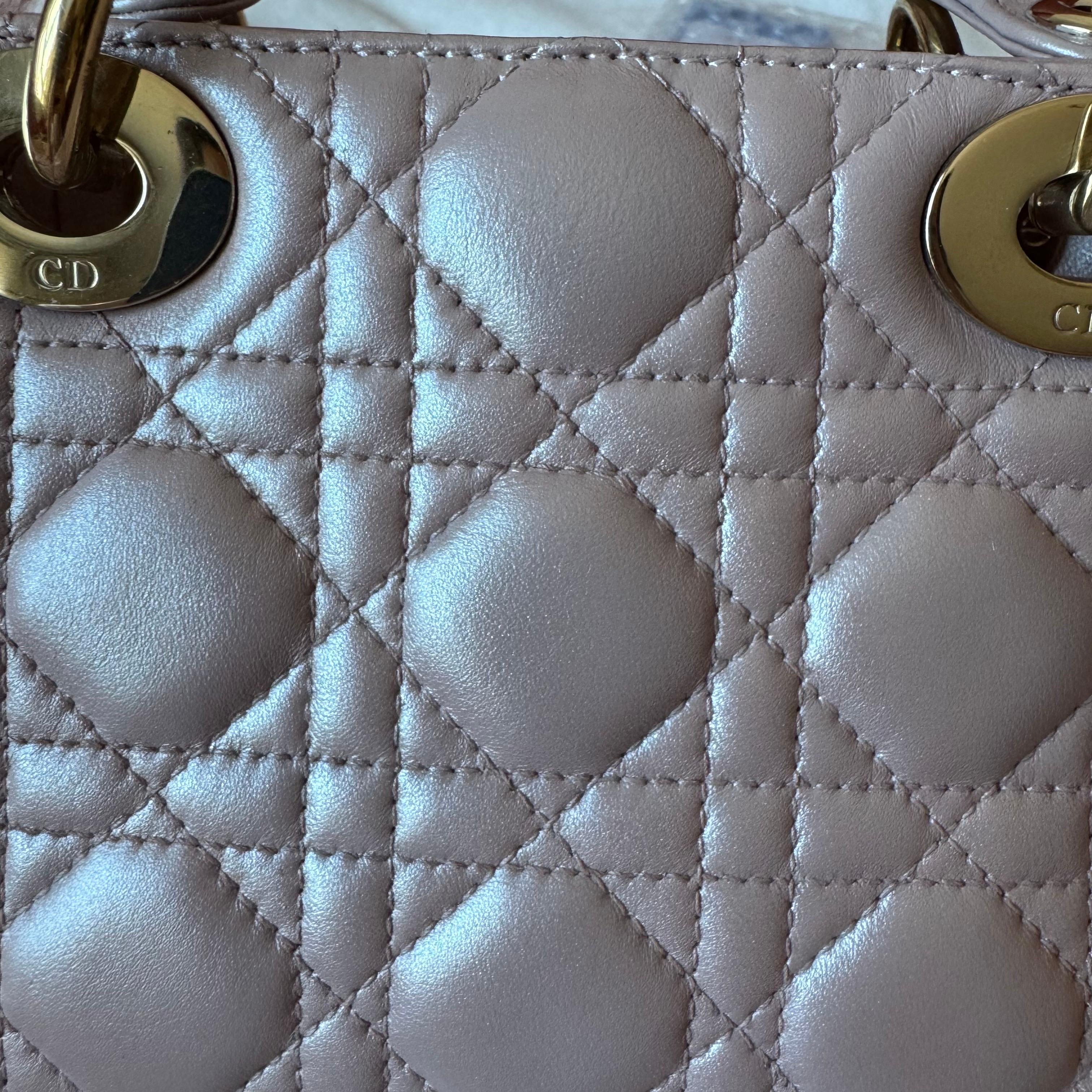 Lady Dior Mini 2016 in pelle di agnello rosa perlato con tracolla a catena in oro HW in vendita 9